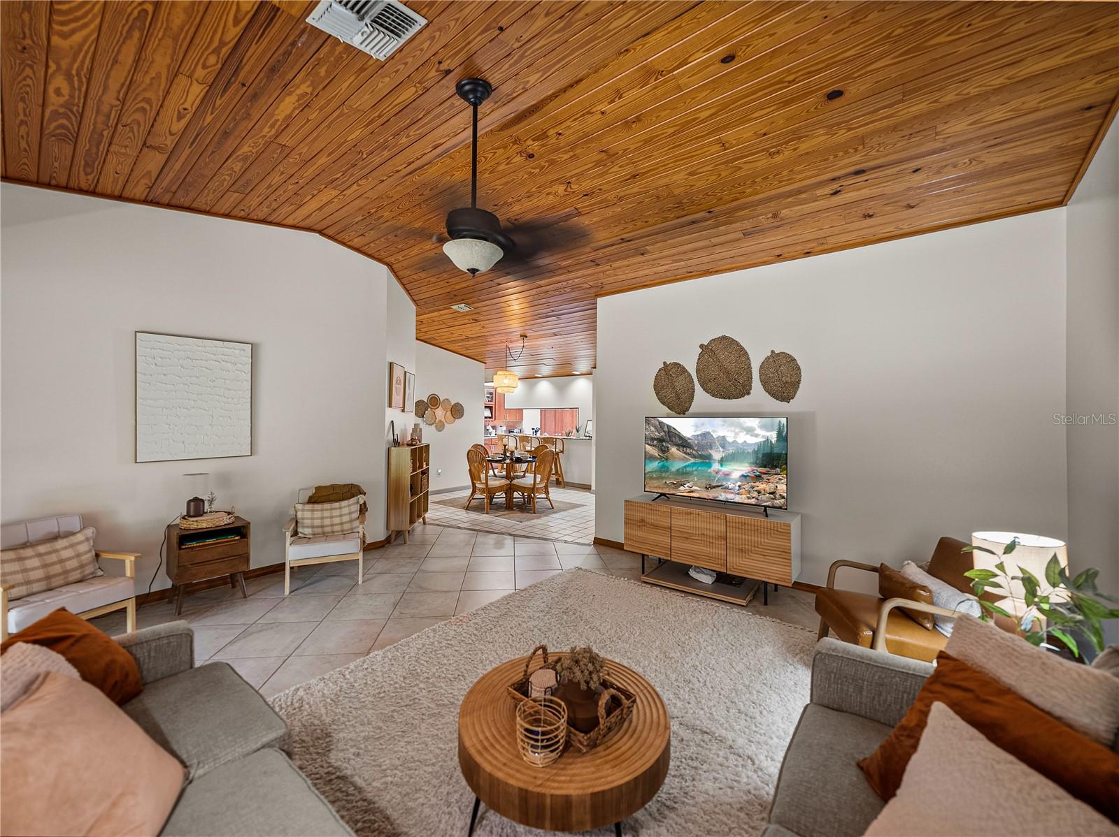 Image 8 of 63 For 503 Club House Drive