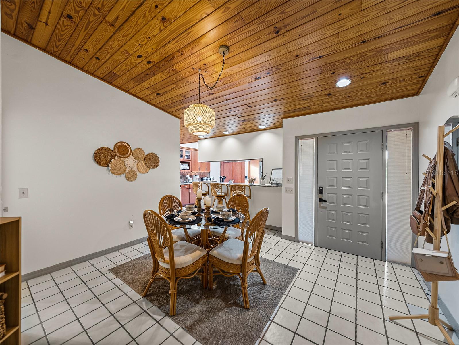 Image 9 of 63 For 503 Club House Drive