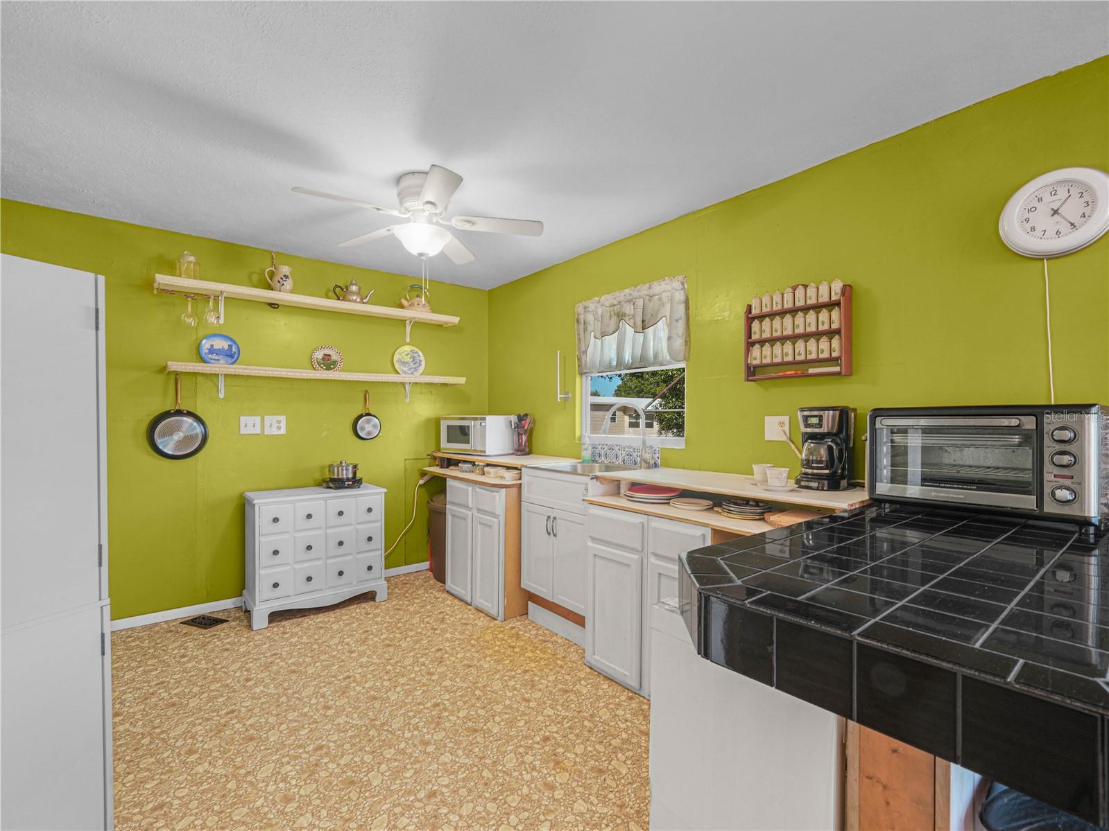 Image 15 of 41 For 319 1st Avenue N