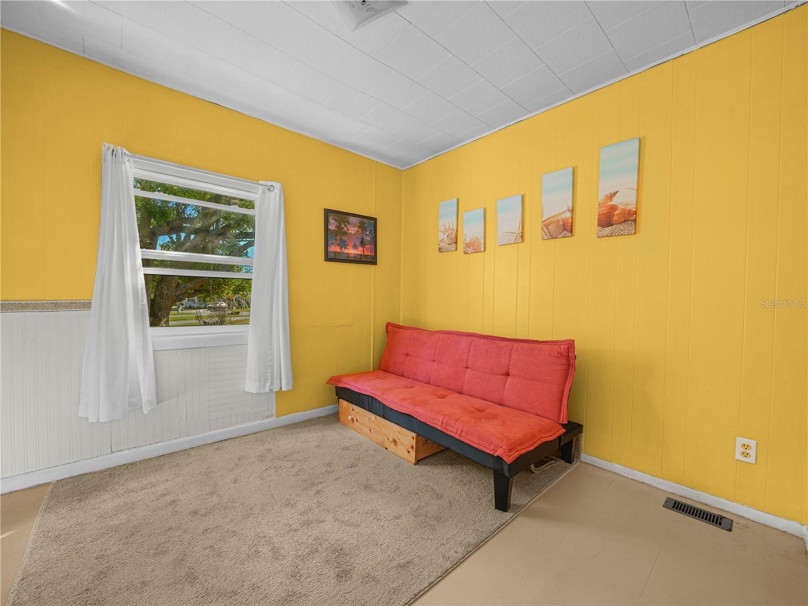 Image 18 of 41 For 319 1st Avenue N