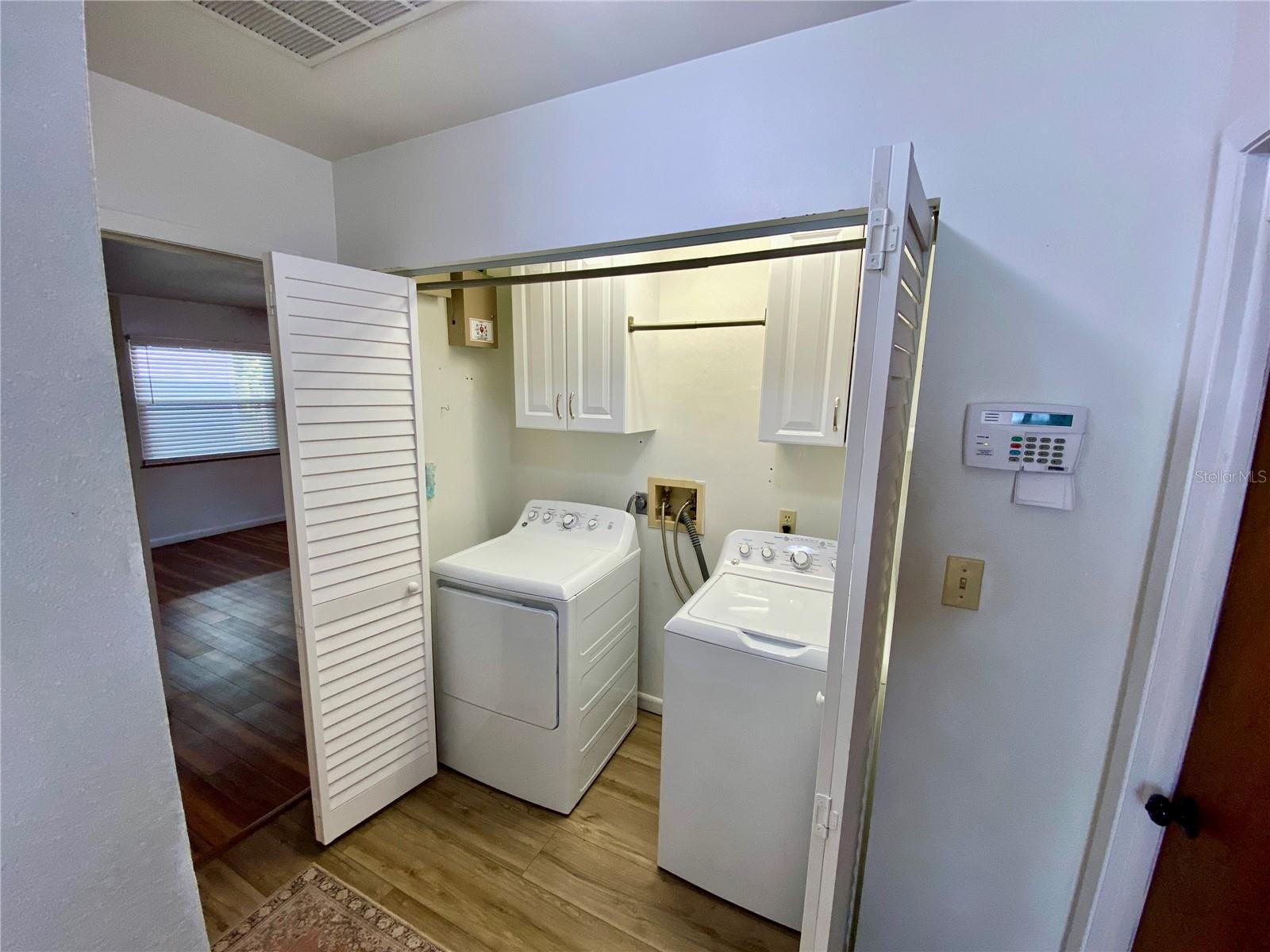 Image 15 of 42 For 4542 Timberlane Road