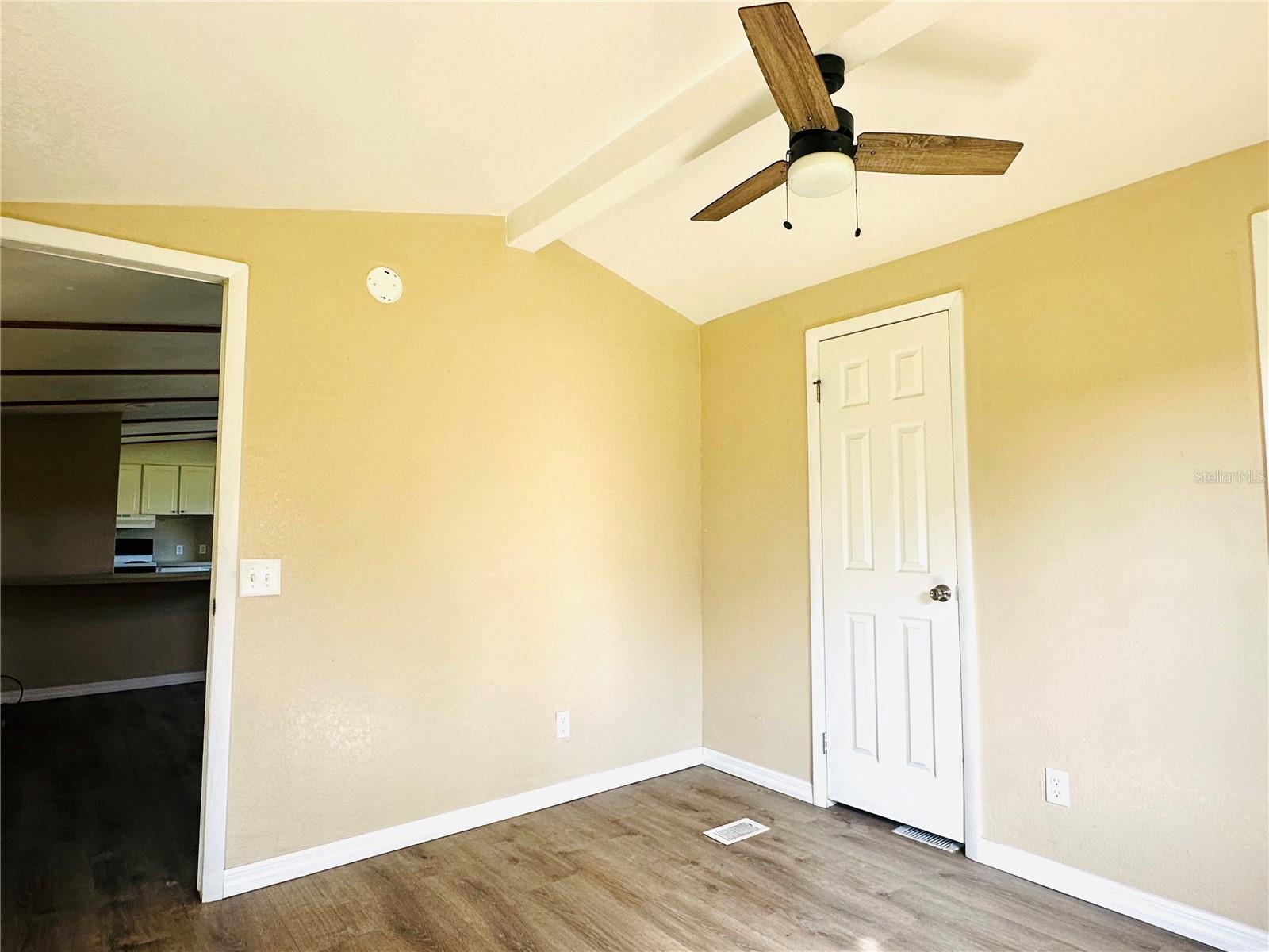 Image 6 of 8 For 610 Grove Drive