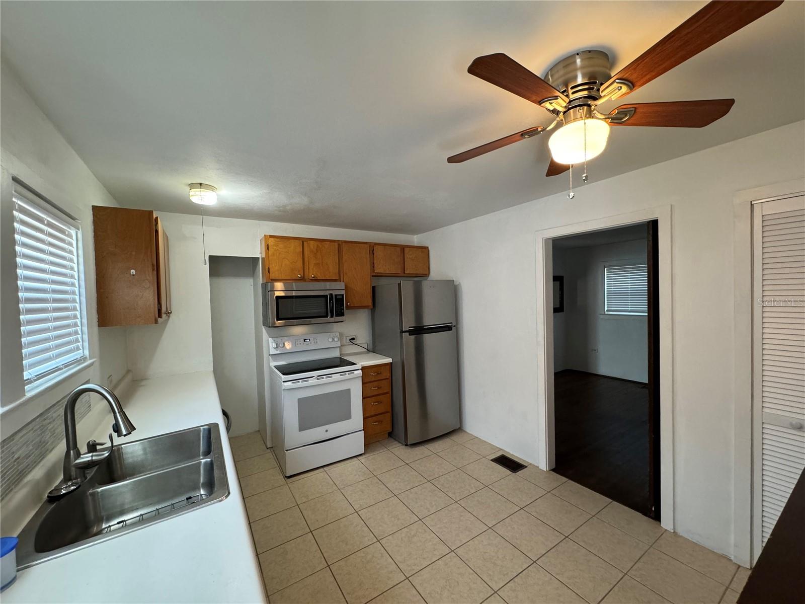 Image 19 of 37 For 302 Wall Street