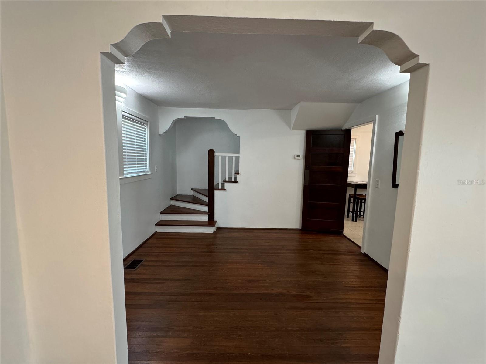 Image 24 of 37 For 302 Wall Street