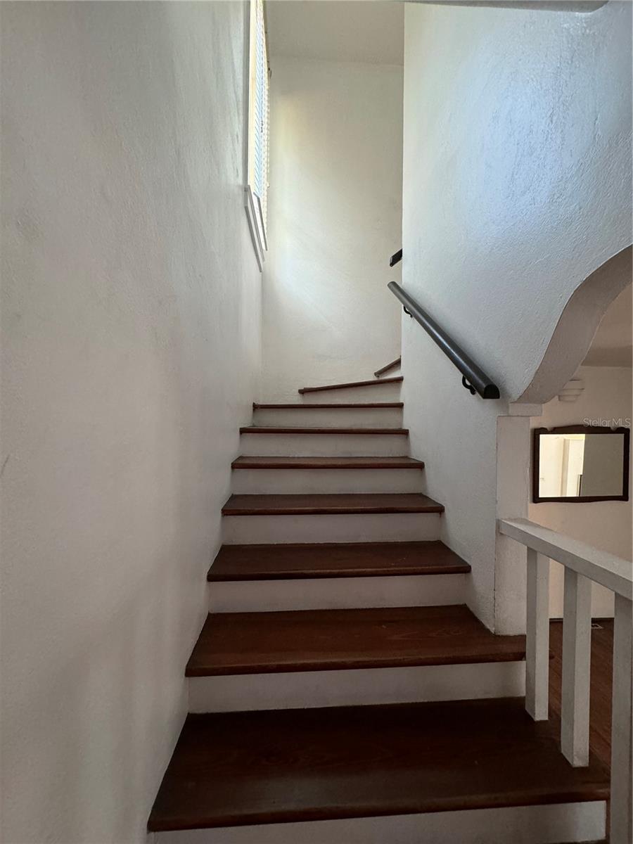 Image 25 of 37 For 302 Wall Street