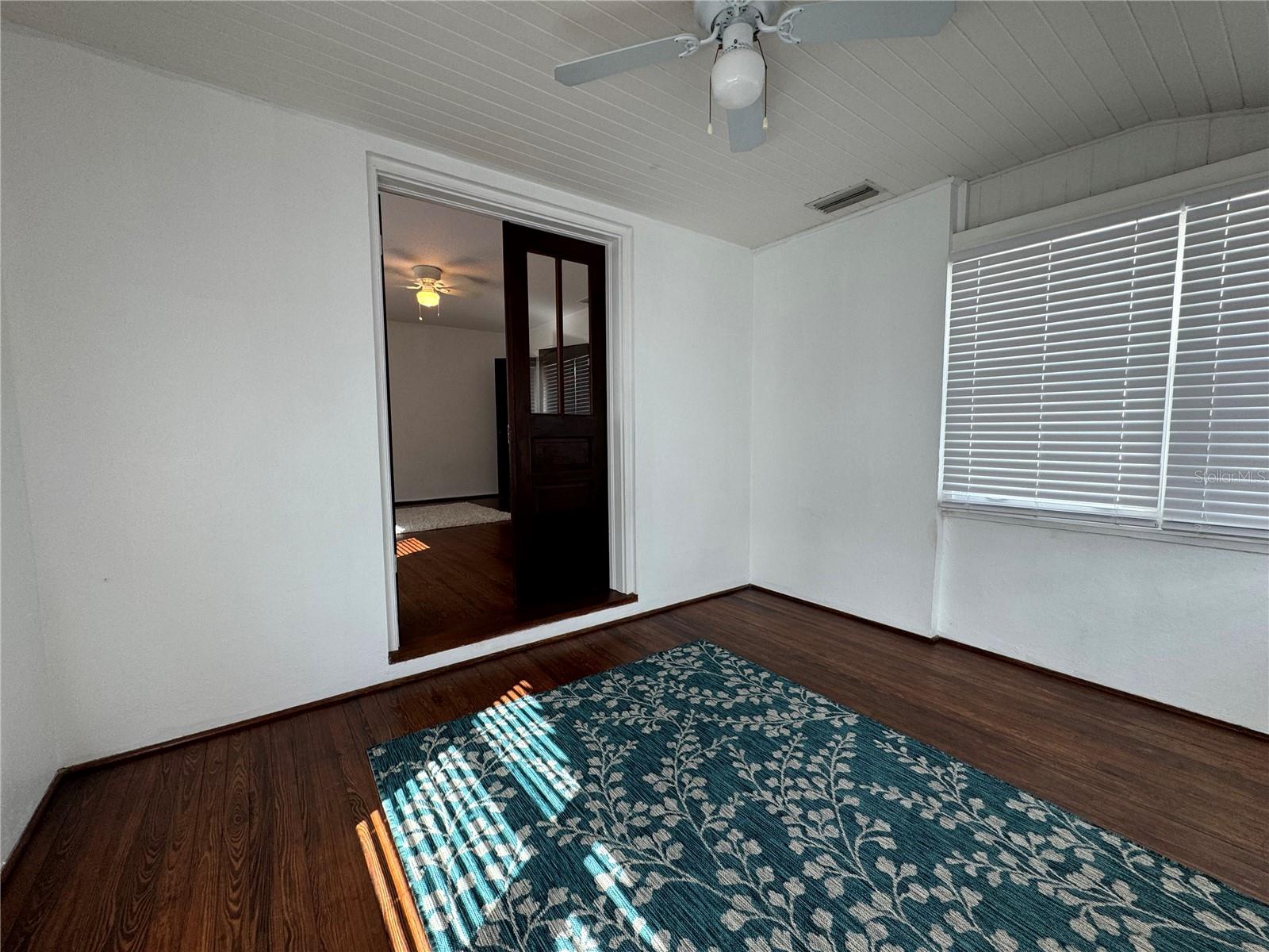 Image 31 of 37 For 302 Wall Street