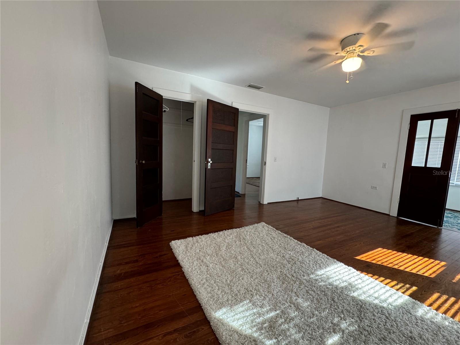 Image 33 of 37 For 302 Wall Street