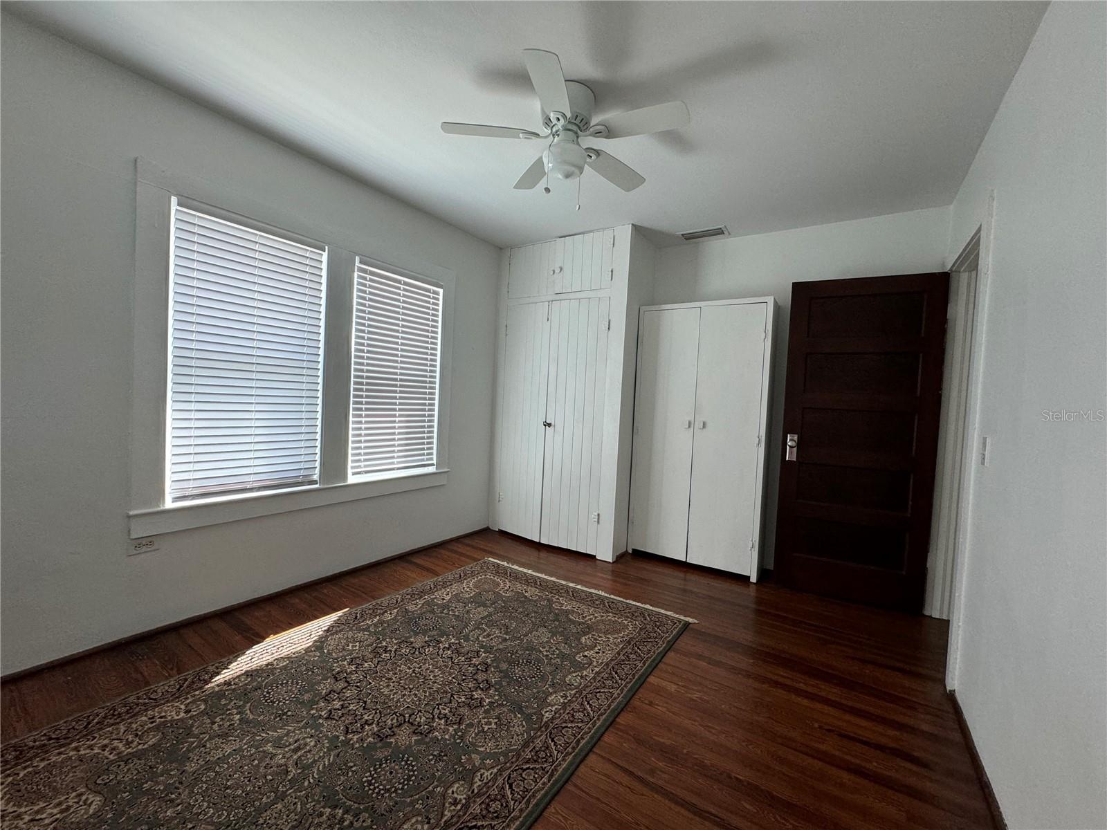 Image 35 of 37 For 302 Wall Street