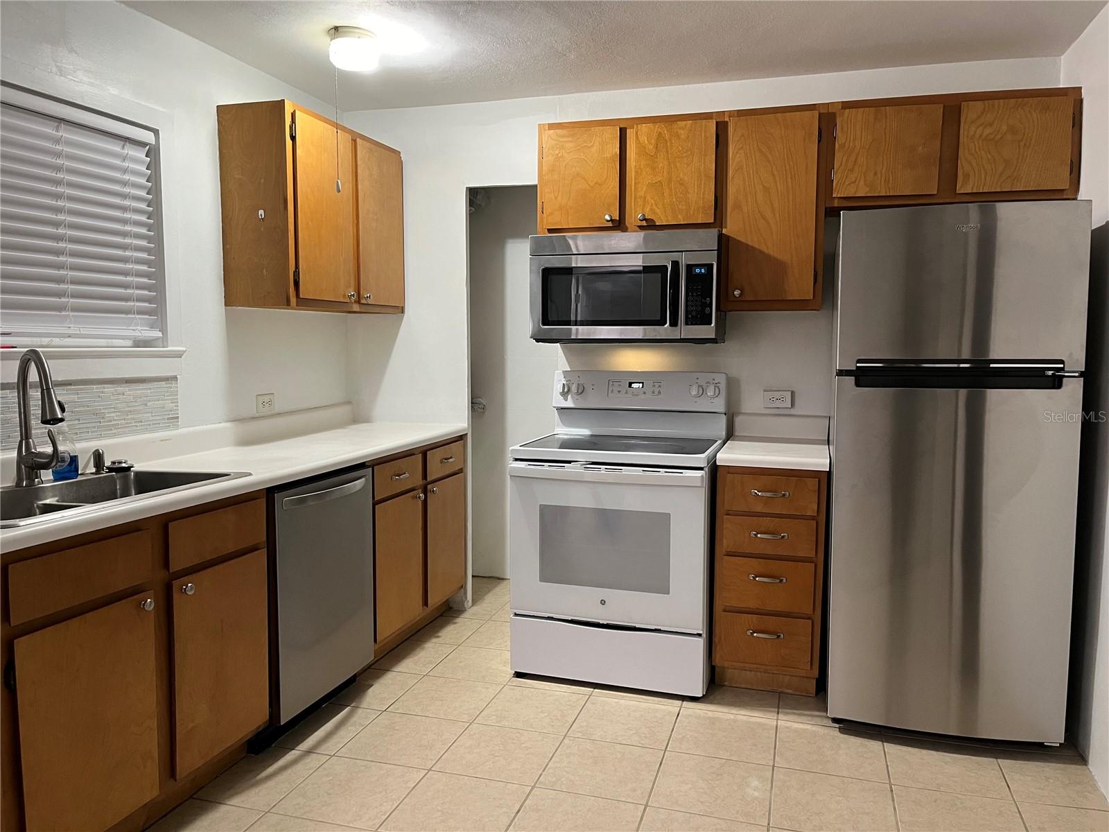 Image 9 of 37 For 302 Wall Street