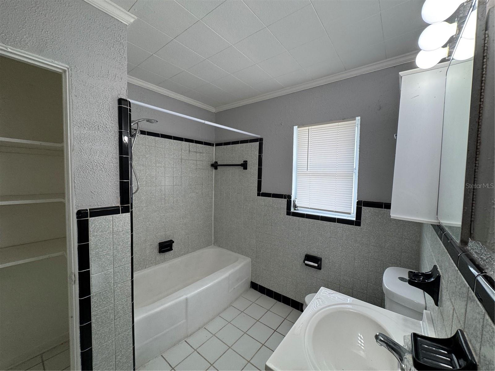 Image 10 of 16 For 218 4th Street