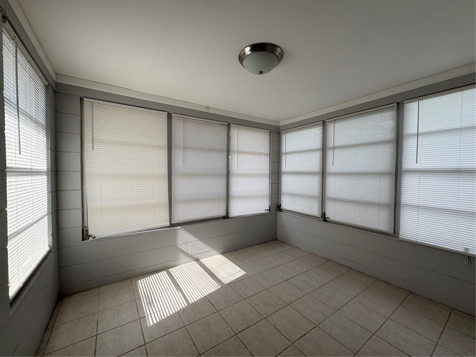 Image 12 of 16 For 218 4th Street