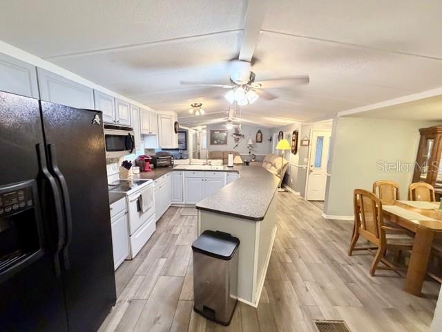 Image 7 of 32 For 5 Rosalie Oaks Boulevard