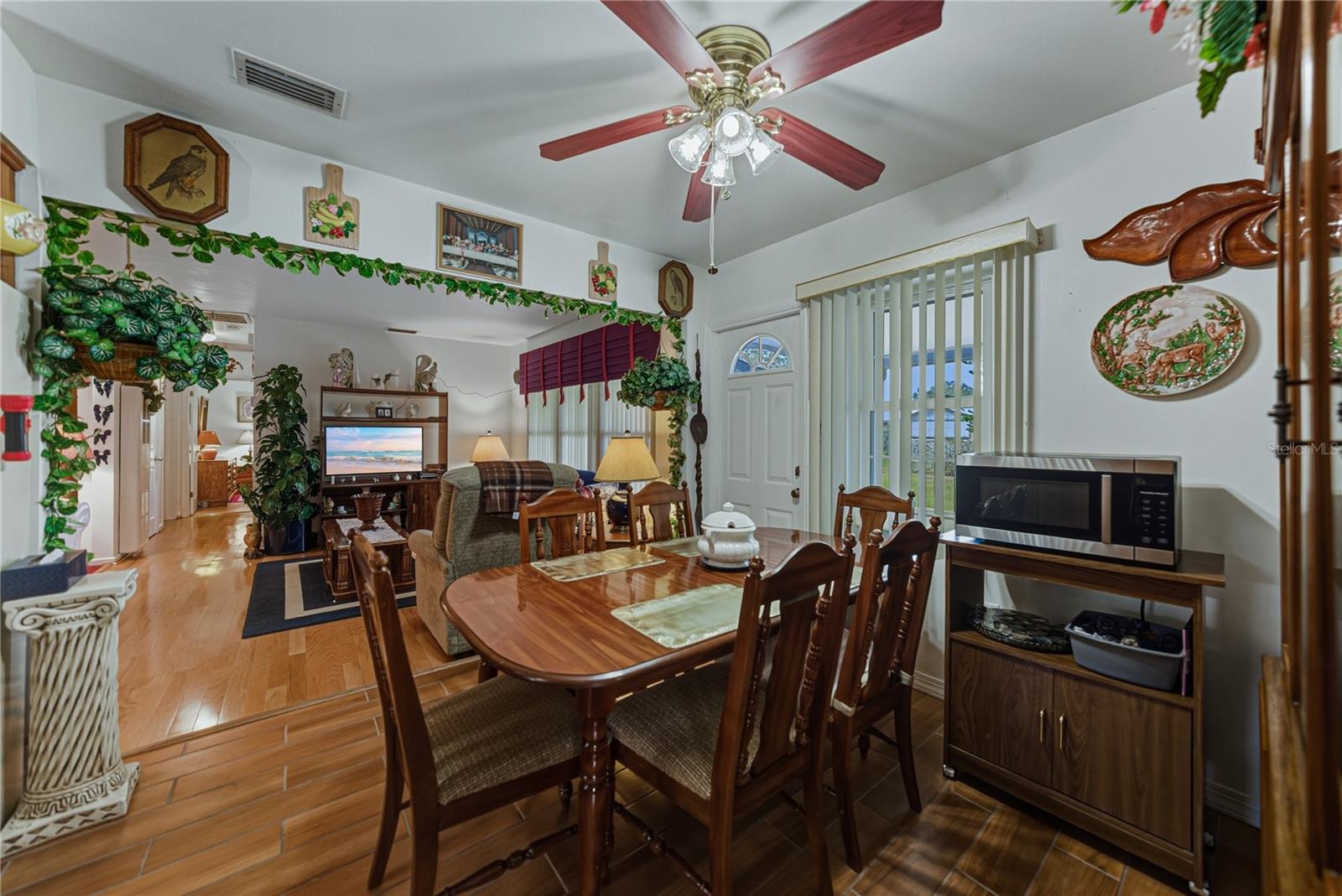 Image 12 of 42 For 4842 Fleetwood Street