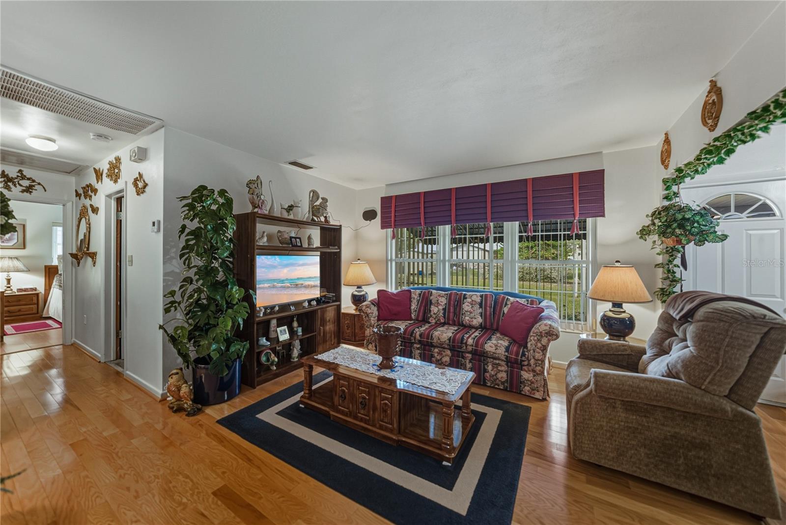 Image 15 of 42 For 4842 Fleetwood Street