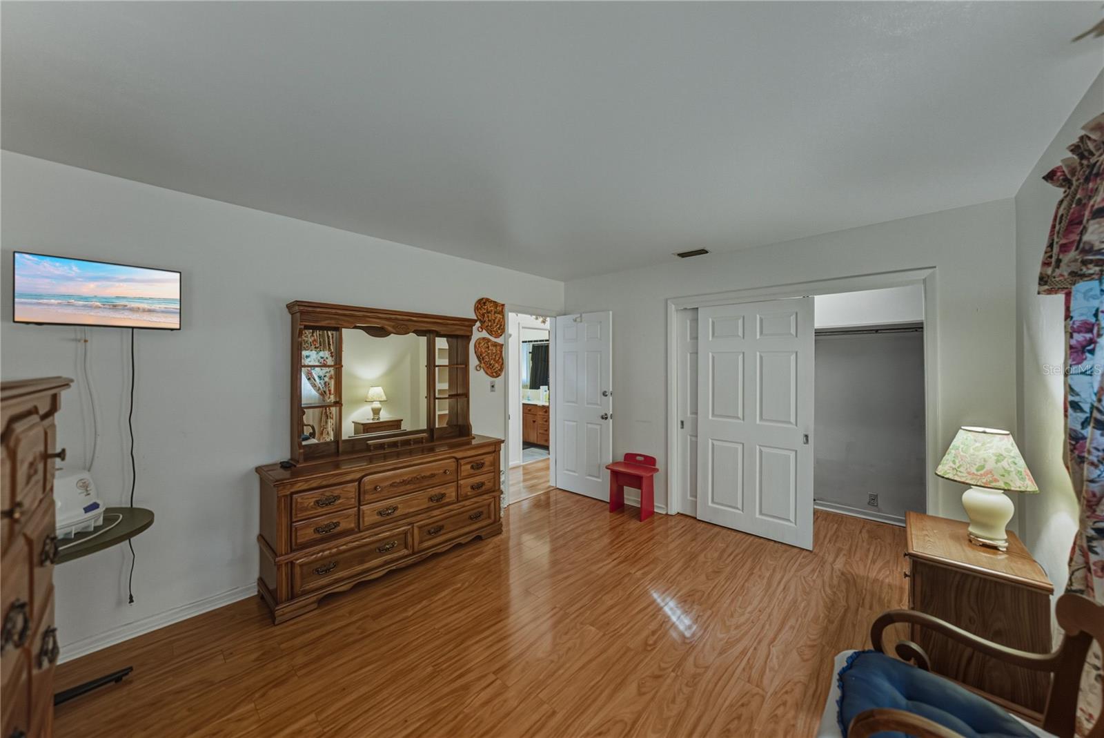 Image 21 of 42 For 4842 Fleetwood Street