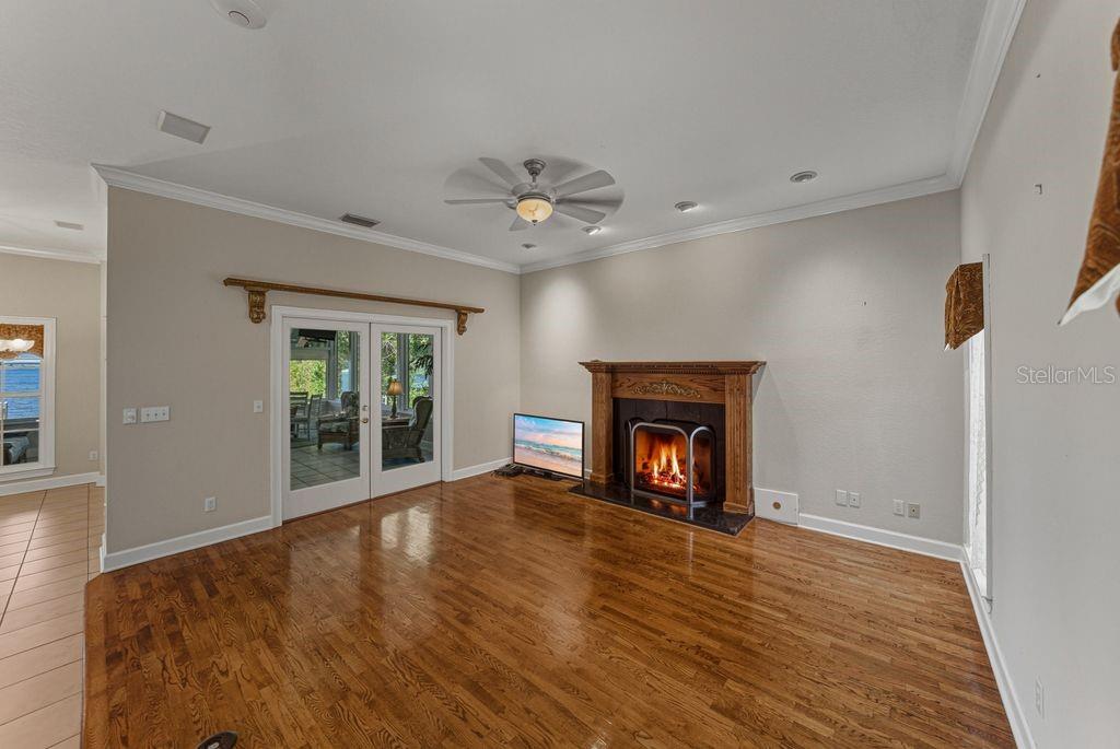 Image 33 of 80 For 1379 Hollister Road