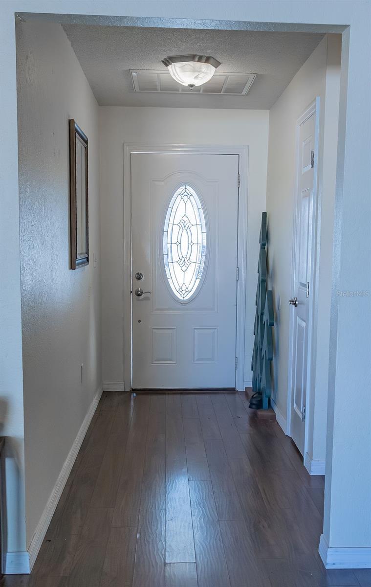 Image 5 of 57 For 1015 Highland Crest Circle