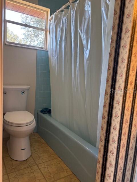 Image 14 of 27 For 832 Sherwood Drive