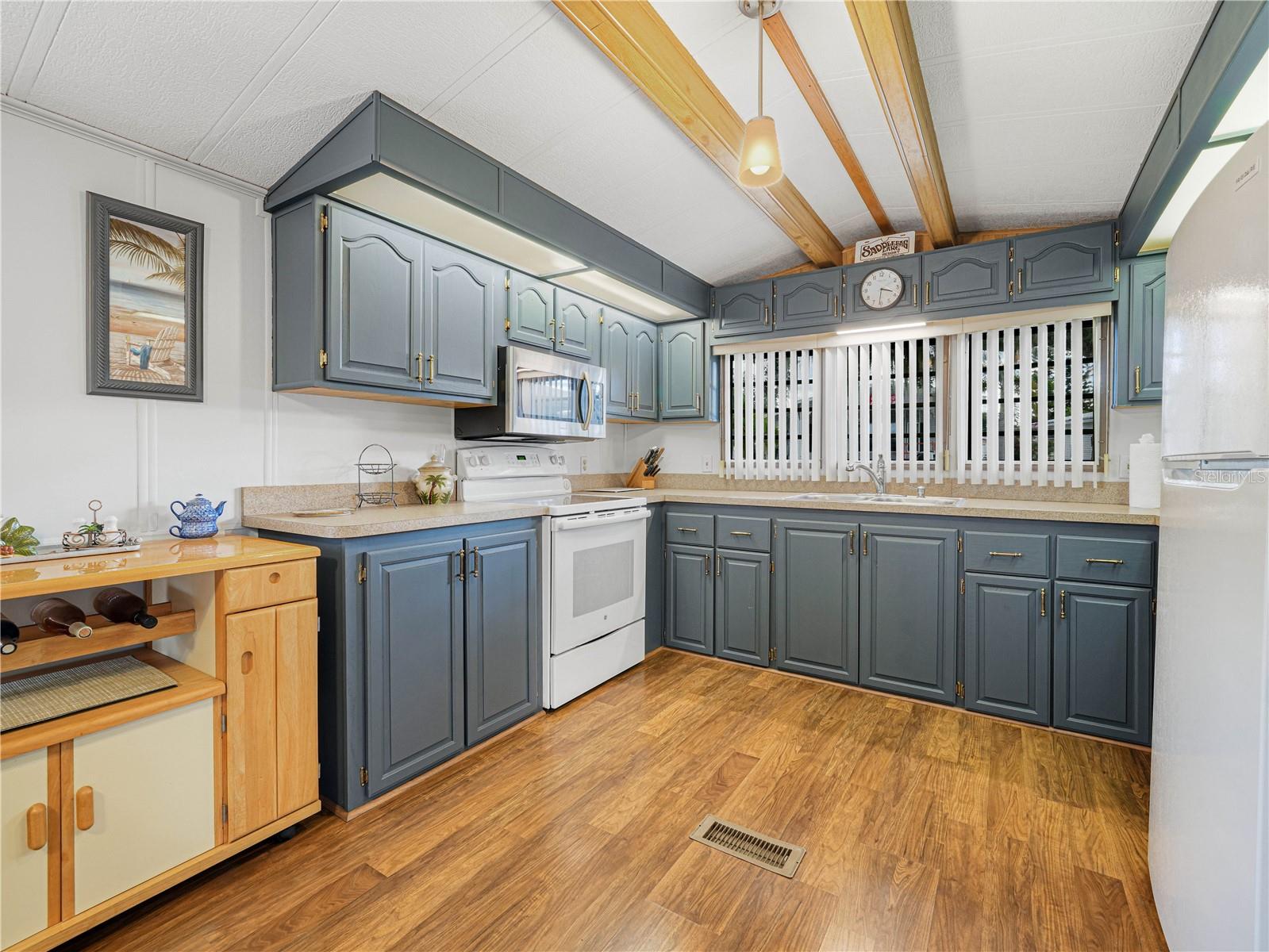 Image 13 of 43 For 98 Saddlebag Trail