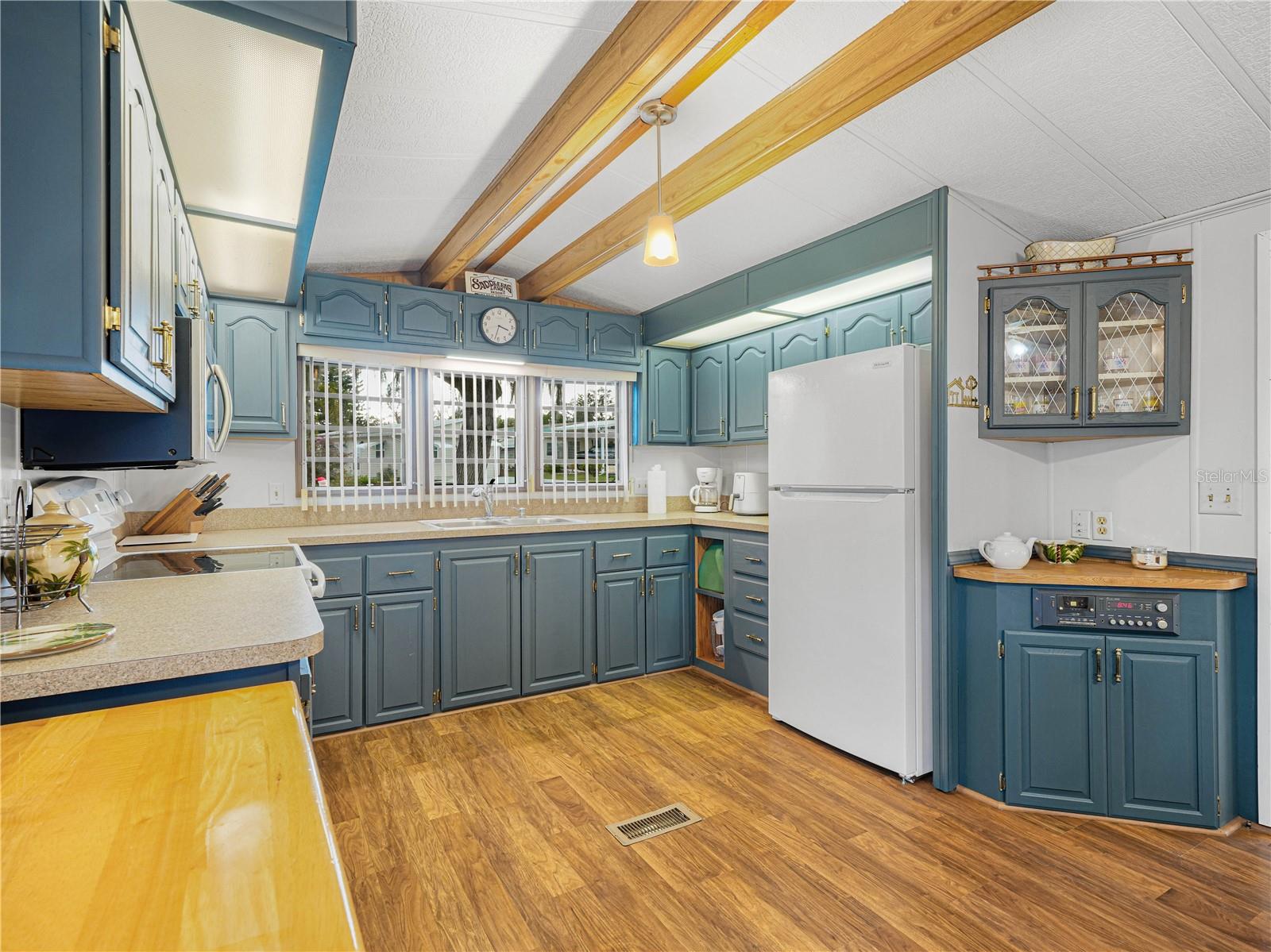 Image 15 of 43 For 98 Saddlebag Trail