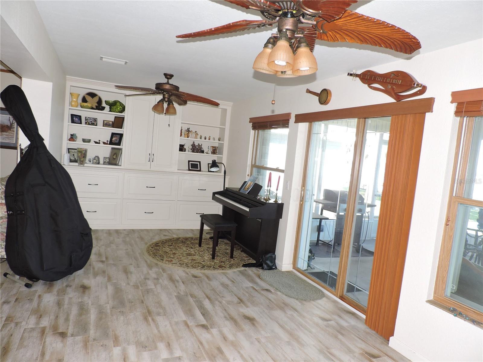 Image 10 of 89 For 5312 Lakeside Drive