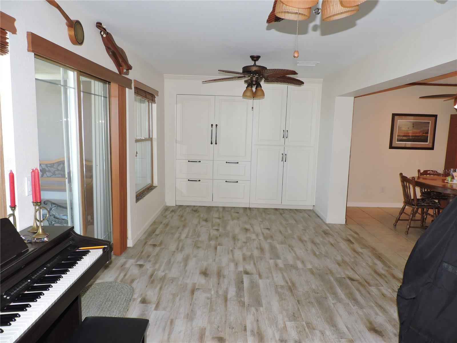 Image 11 of 89 For 5312 Lakeside Drive