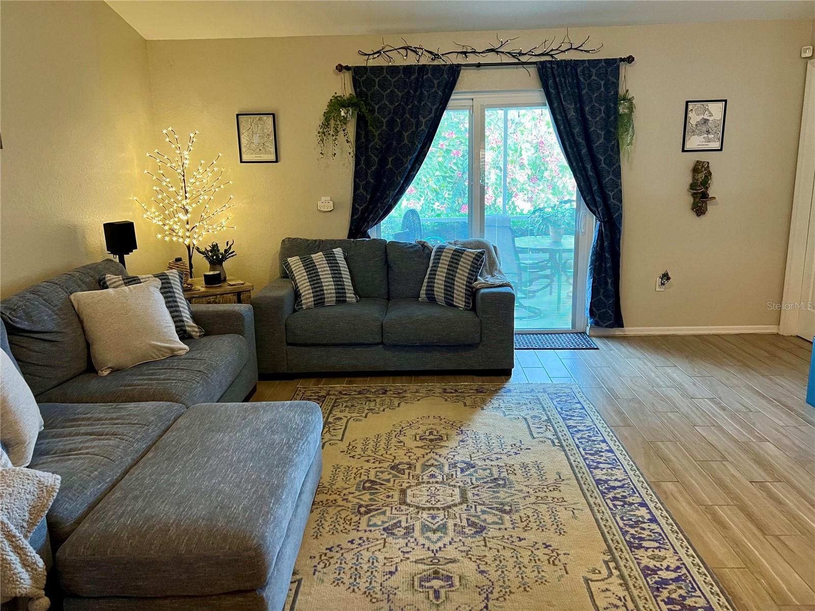 Image 16 of 42 For 3953 Derby Drive