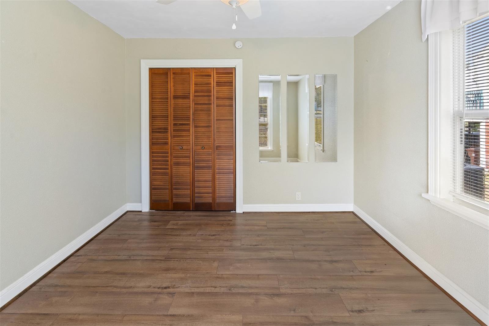 Image 15 of 29 For 841 Campbell Avenue