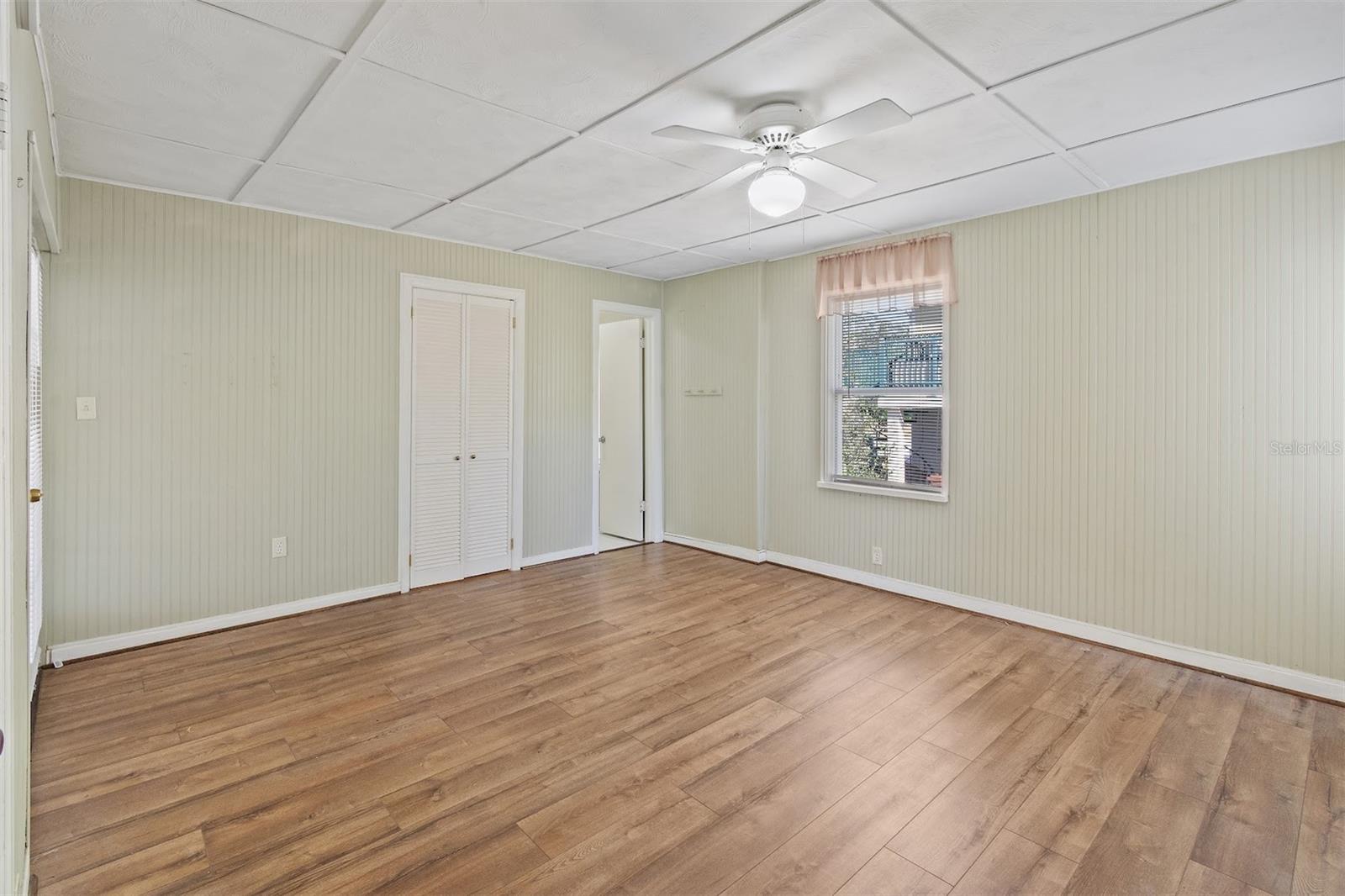 Image 19 of 29 For 841 Campbell Avenue