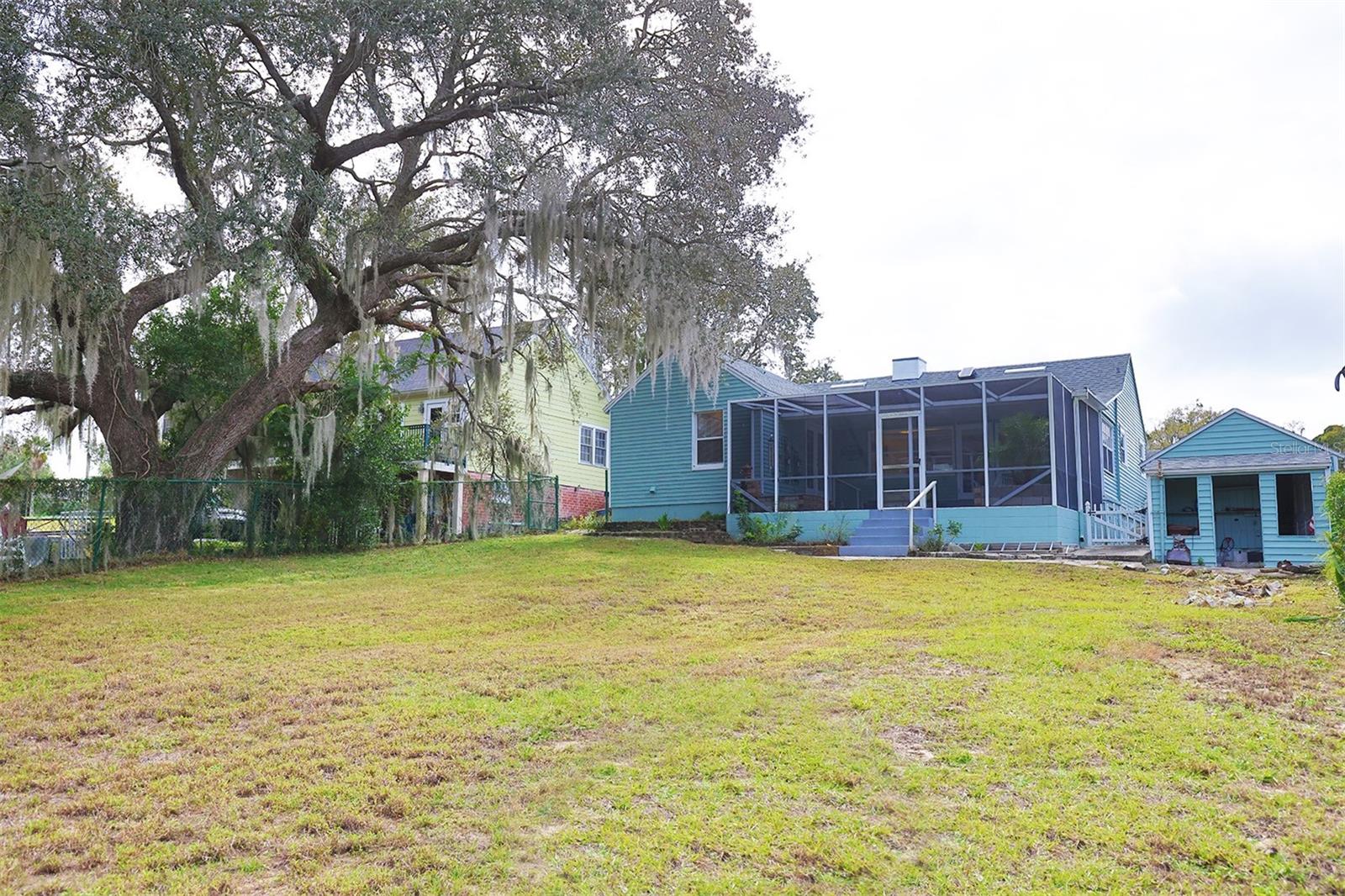 Image 27 of 29 For 841 Campbell Avenue