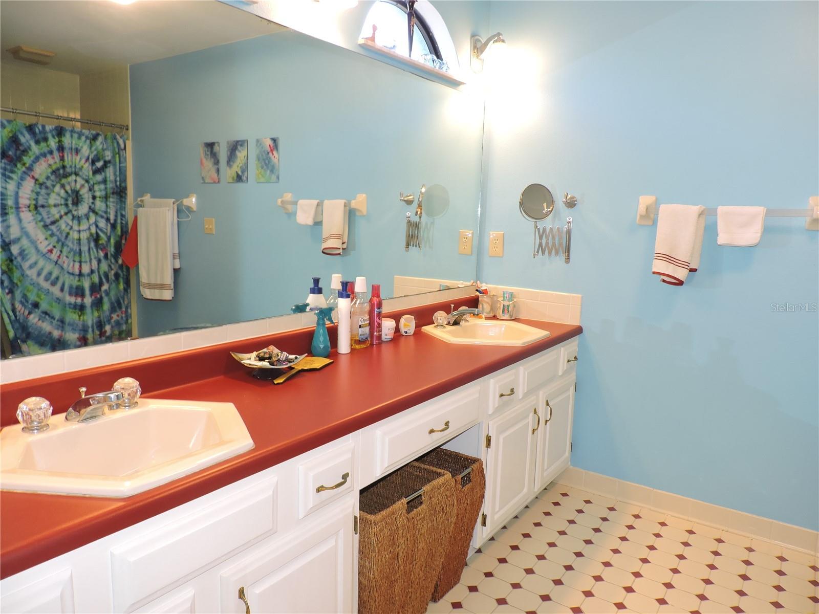 Image 19 of 30 For 817 Wildabon Avenue