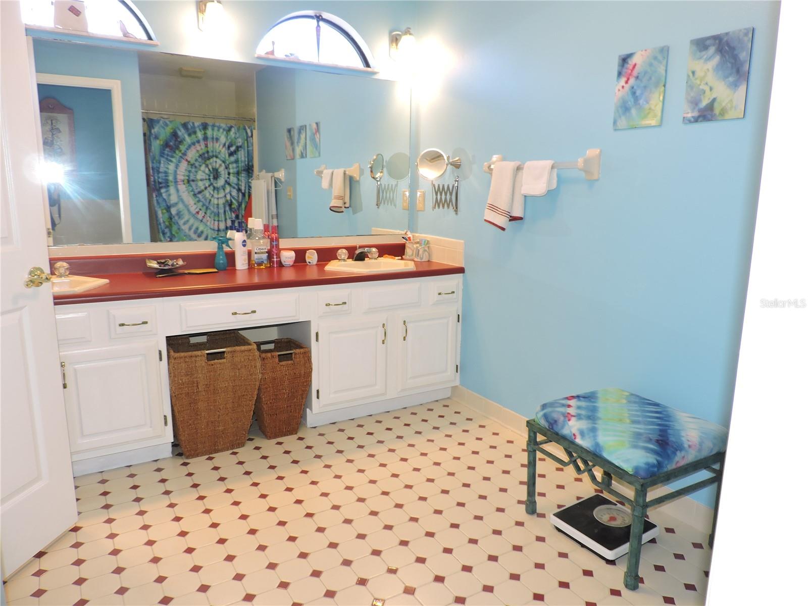 Image 20 of 30 For 817 Wildabon Avenue