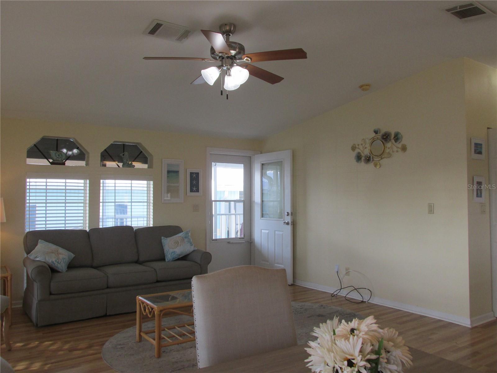 Image 4 of 34 For 12 Saddlebag Trail