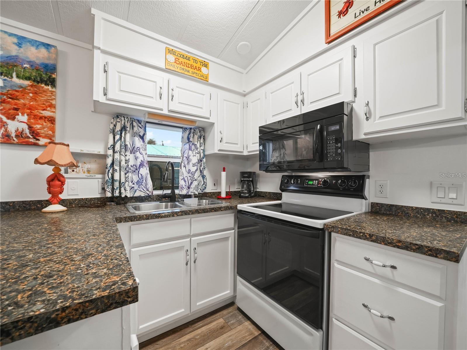 Image 10 of 31 For 33 Queen Of Waters Street