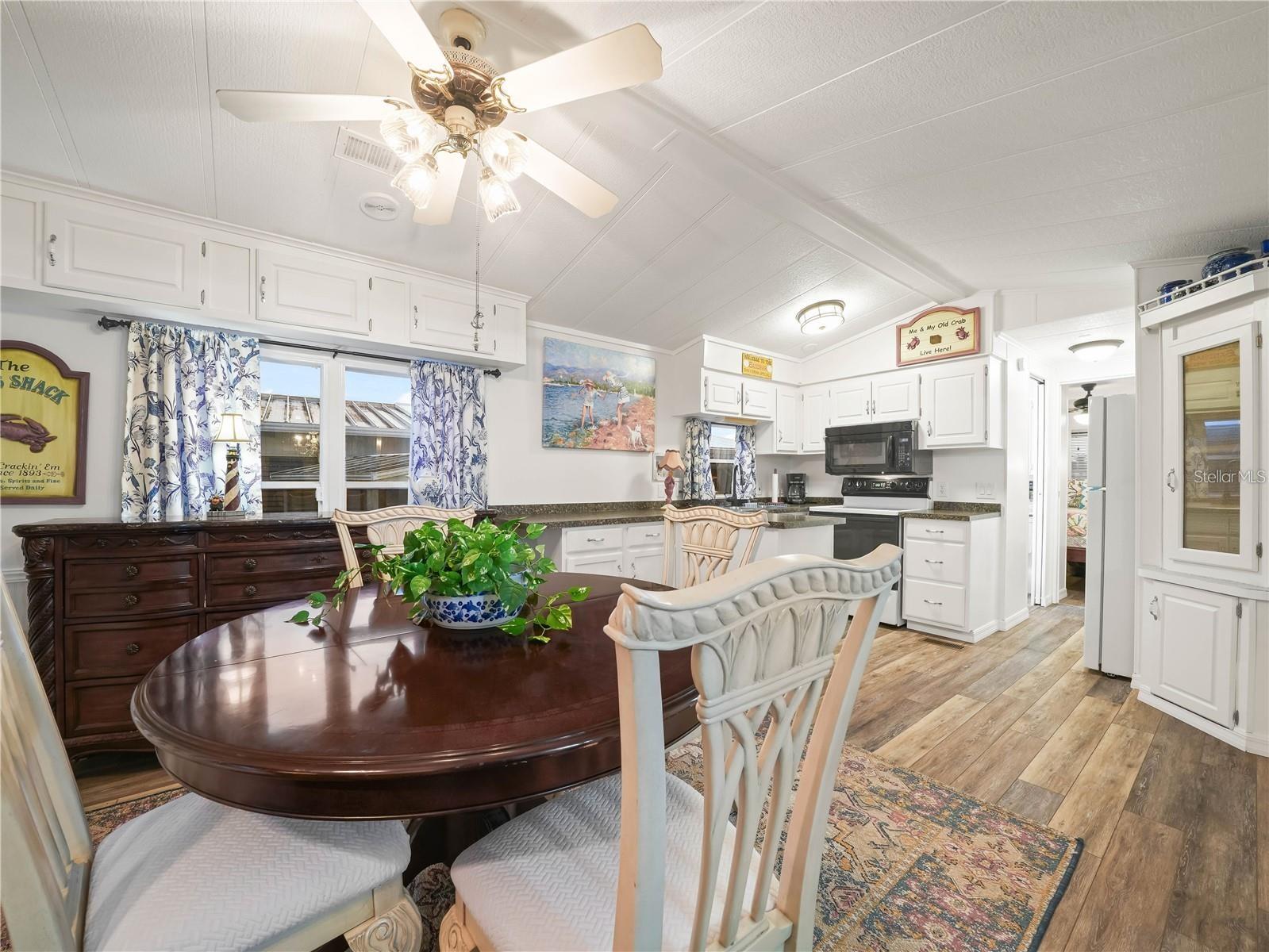 Image 9 of 31 For 33 Queen Of Waters Street