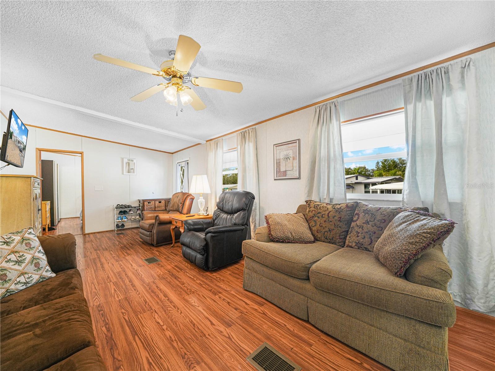 Image 6 of 47 For 77 Saddlebag Trail