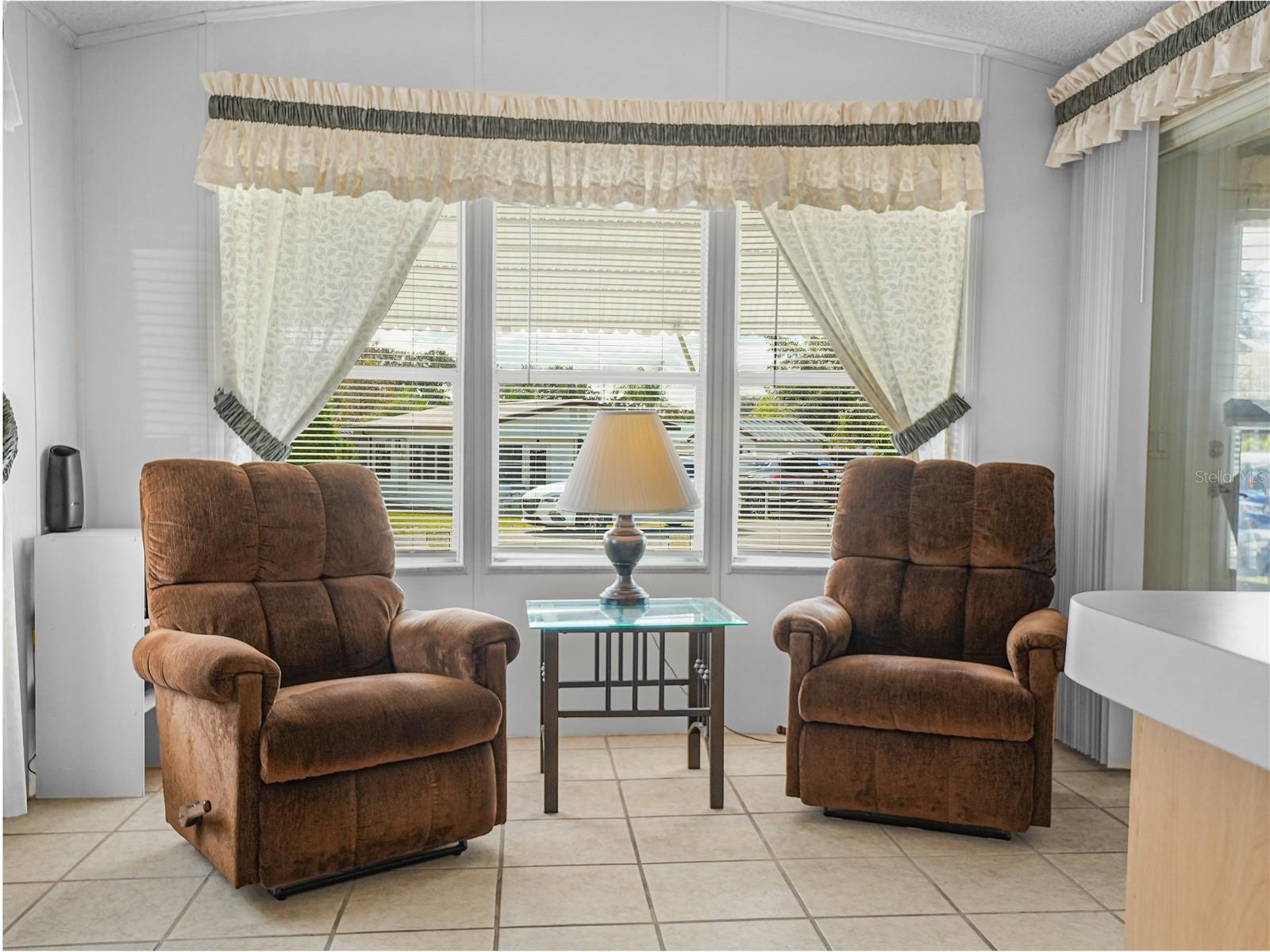 Image 17 of 43 For 47 Woodruff Way