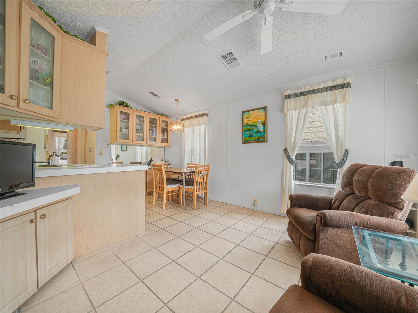 Image 5 of 43 For 47 Woodruff Way