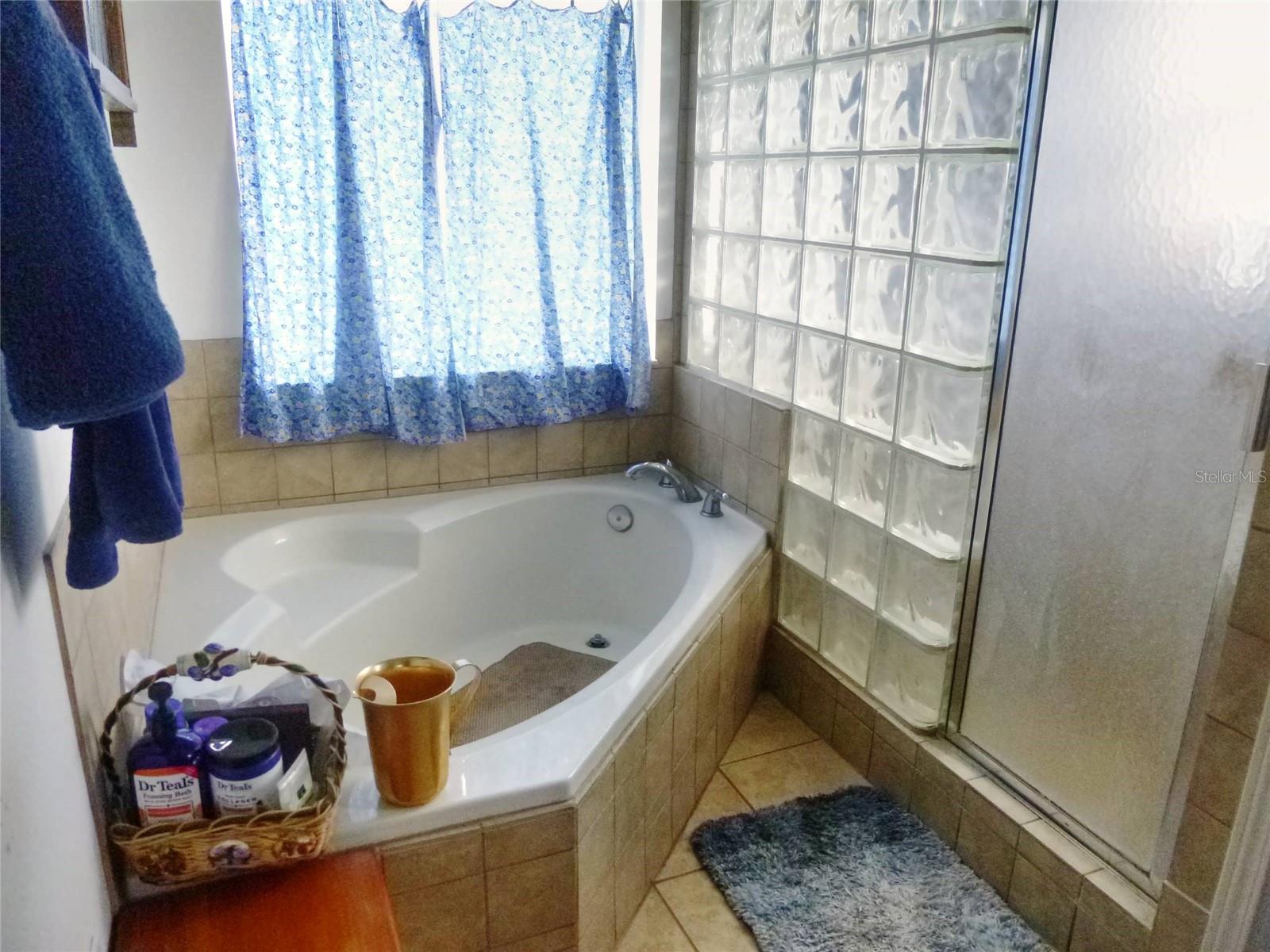 Image 40 of 52 For 121 Deer Road