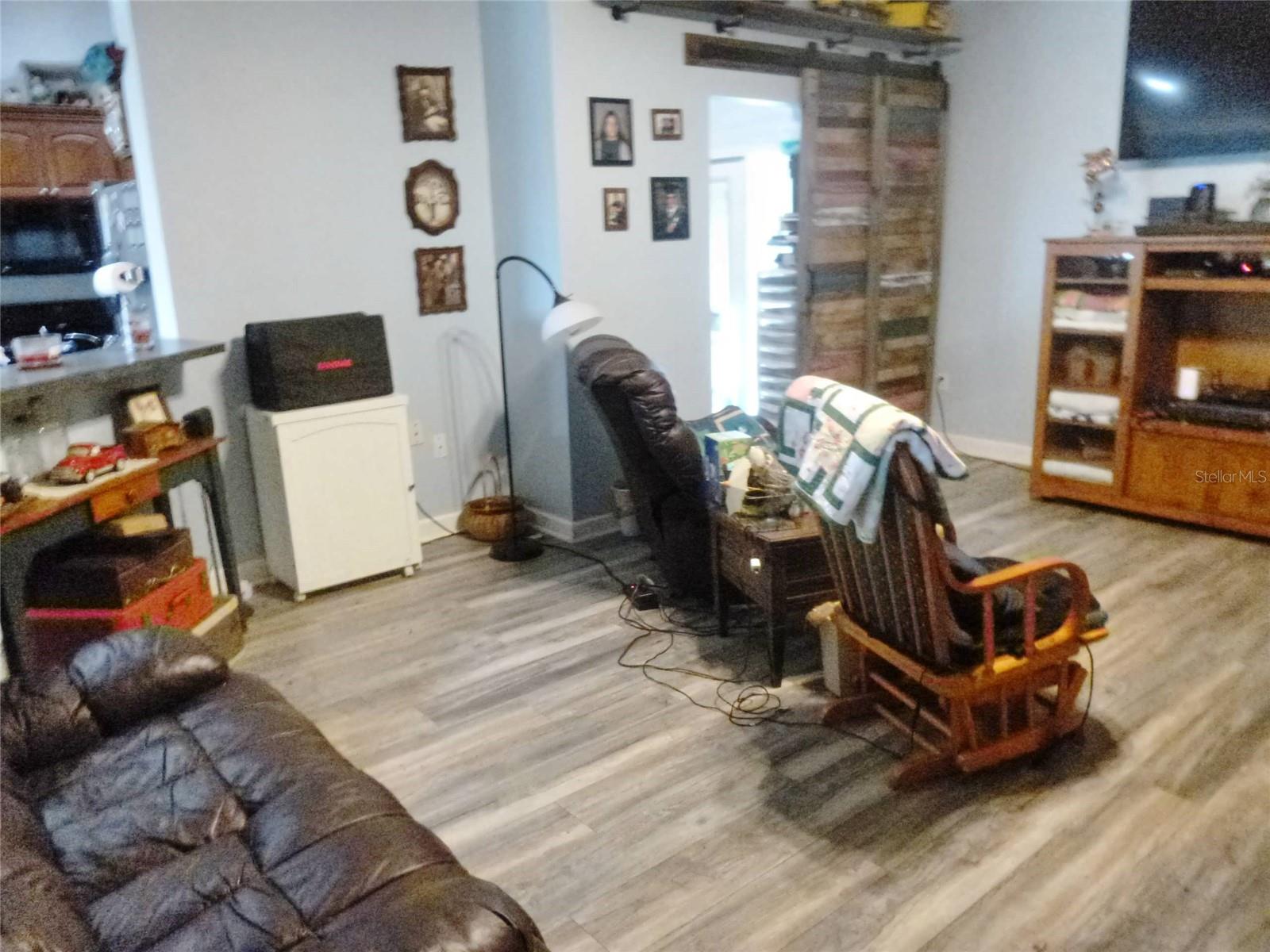 Image 7 of 52 For 121 Deer Road