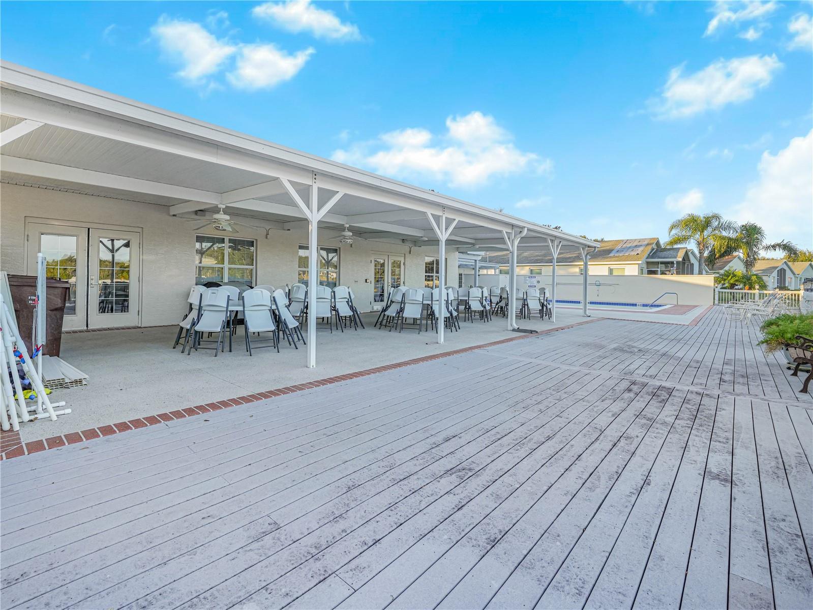 Image 44 of 51 For 341 Lake Suzanne Drive