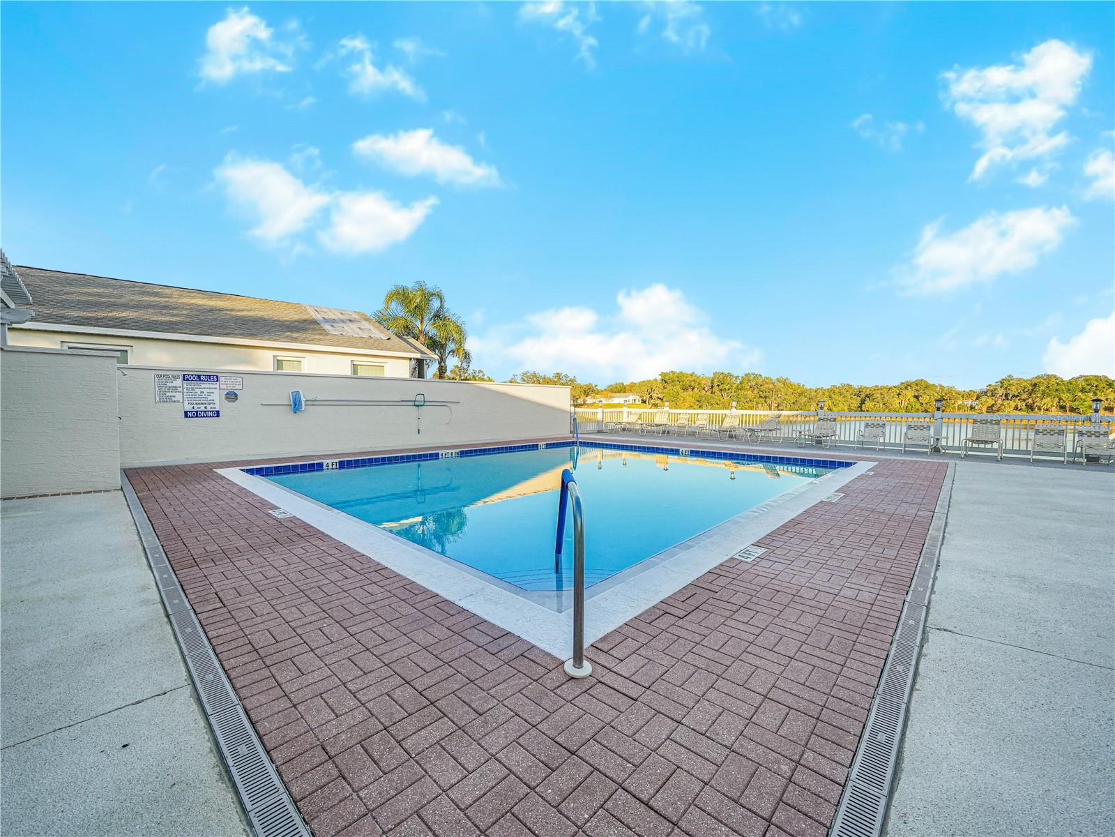 Image 46 of 51 For 341 Lake Suzanne Drive