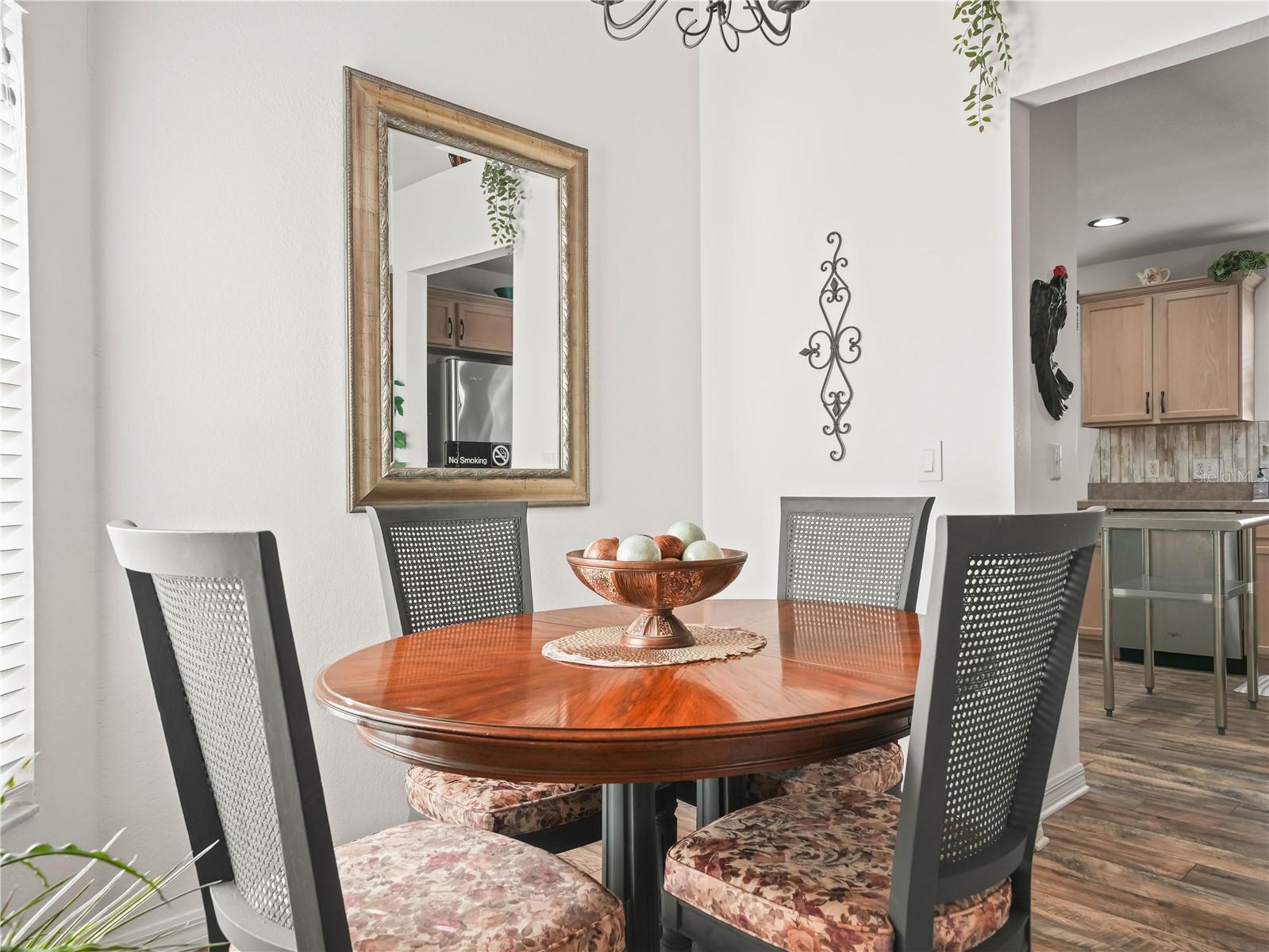 Image 9 of 51 For 341 Lake Suzanne Drive