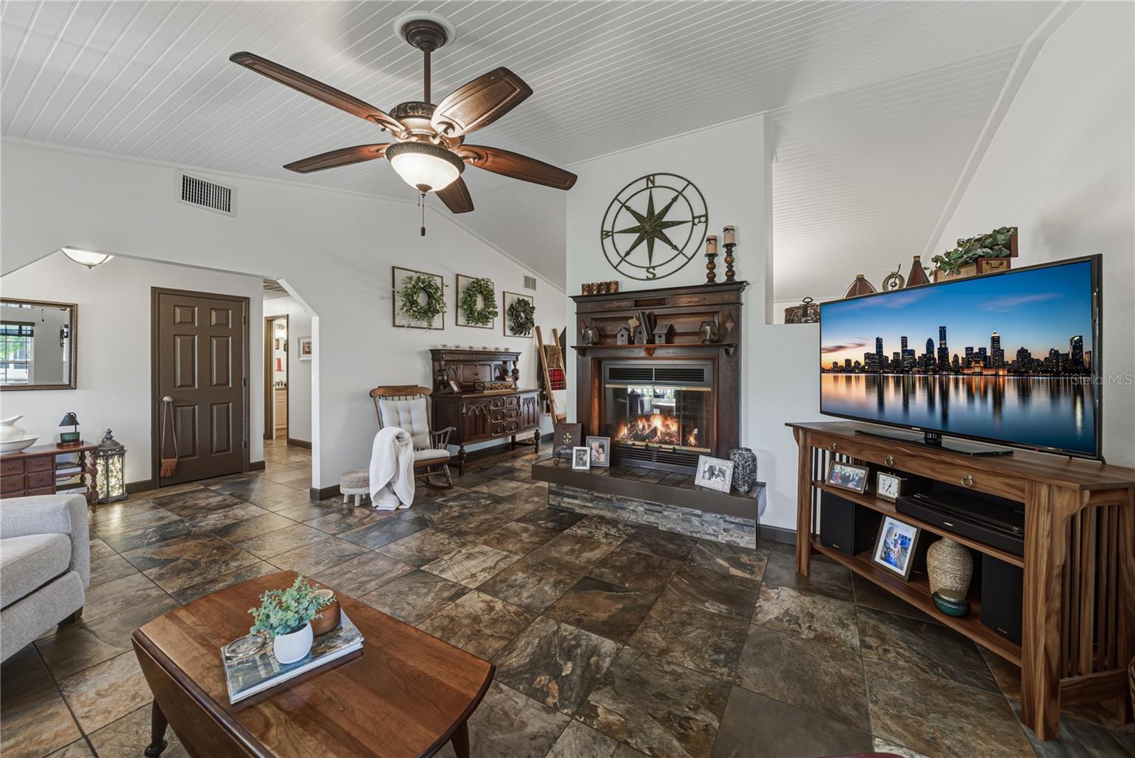 Image 7 of 60 For 3652 Hurlbut Circle