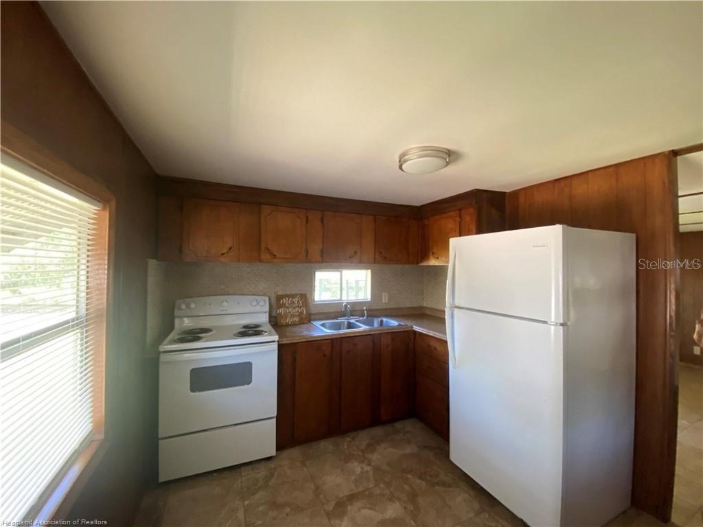 Image 7 of 15 For 1526 Fort Meade Road