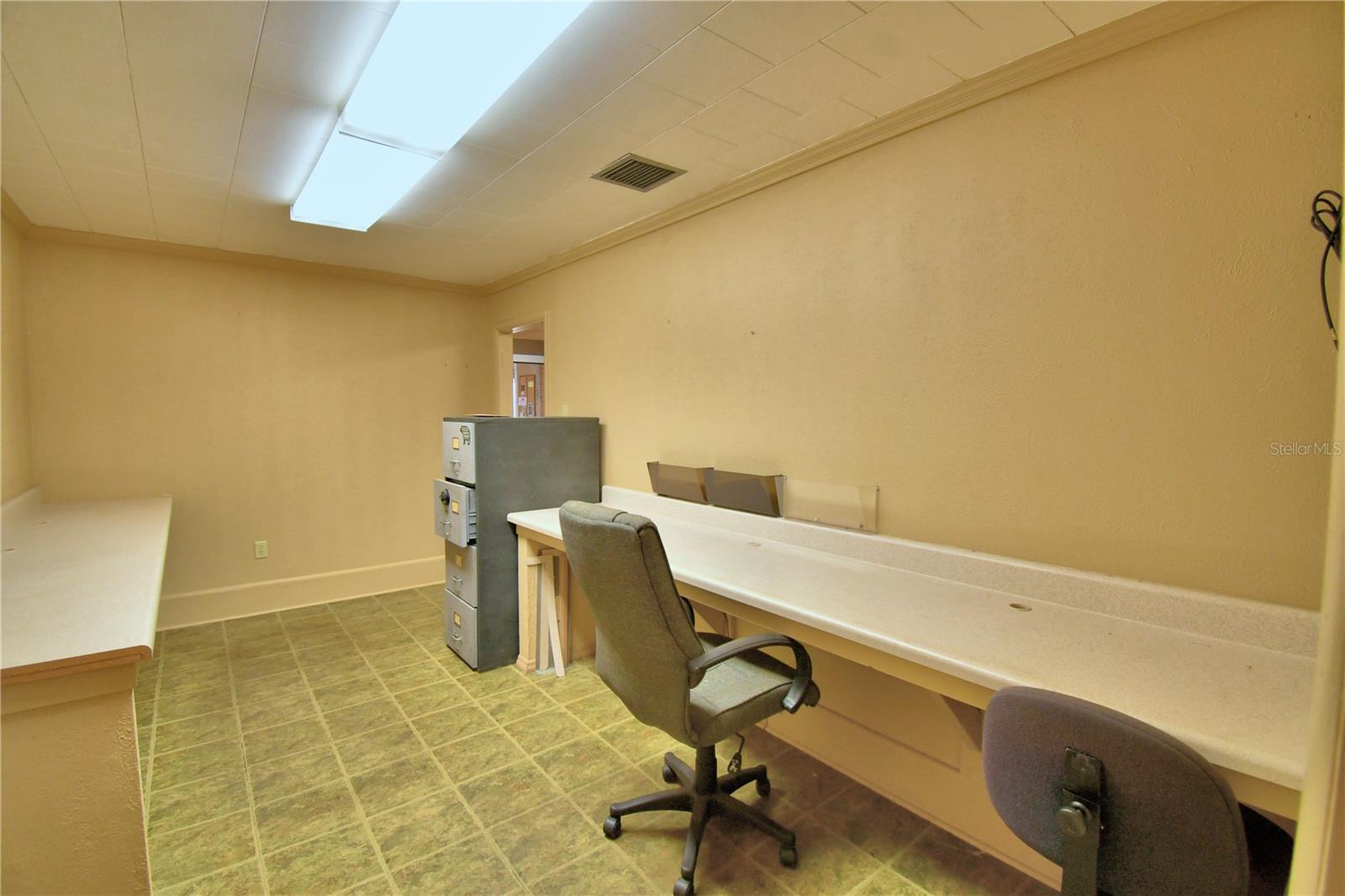 Image 16 of 45 For 22 Wall Street