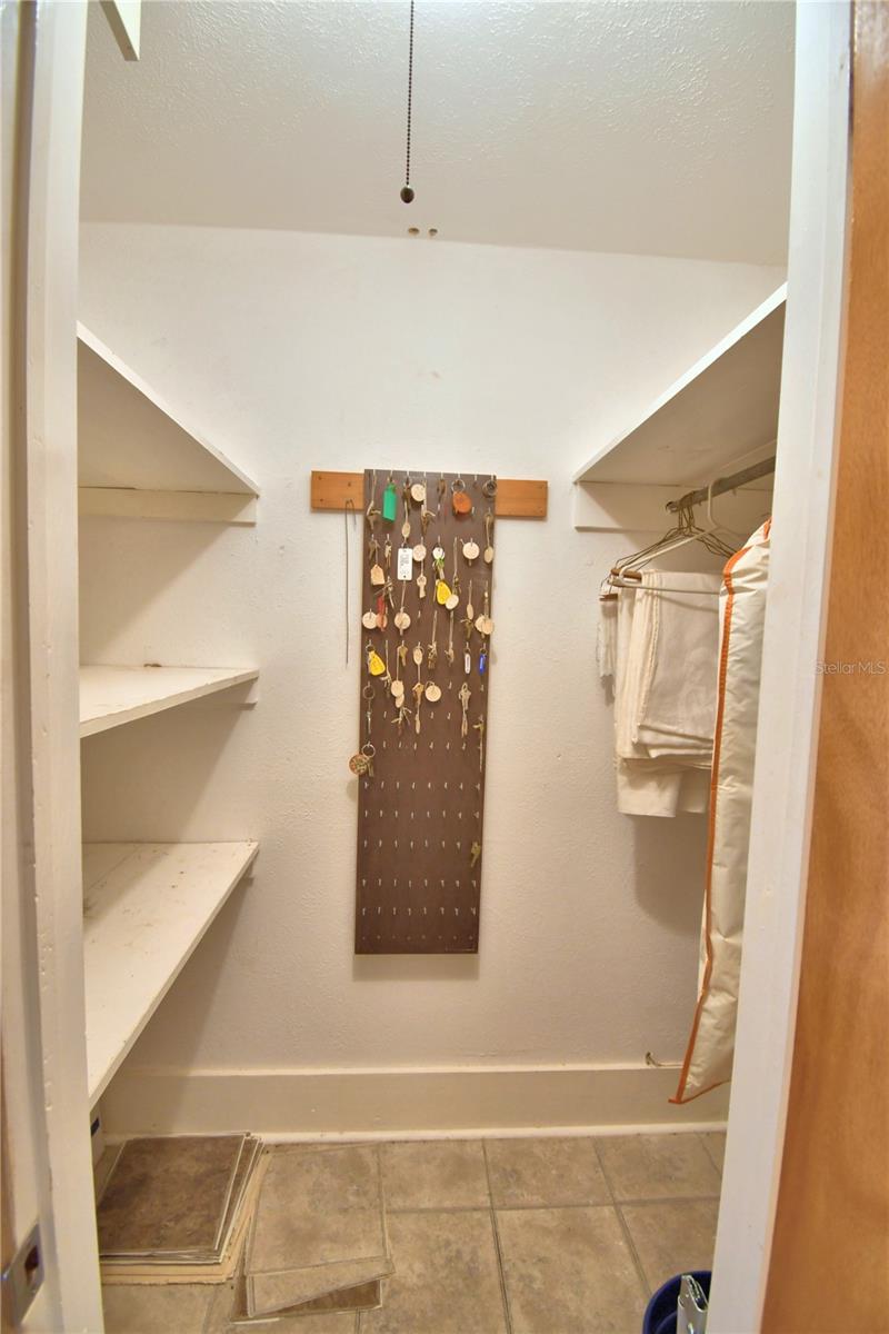 Image 22 of 45 For 22 Wall Street