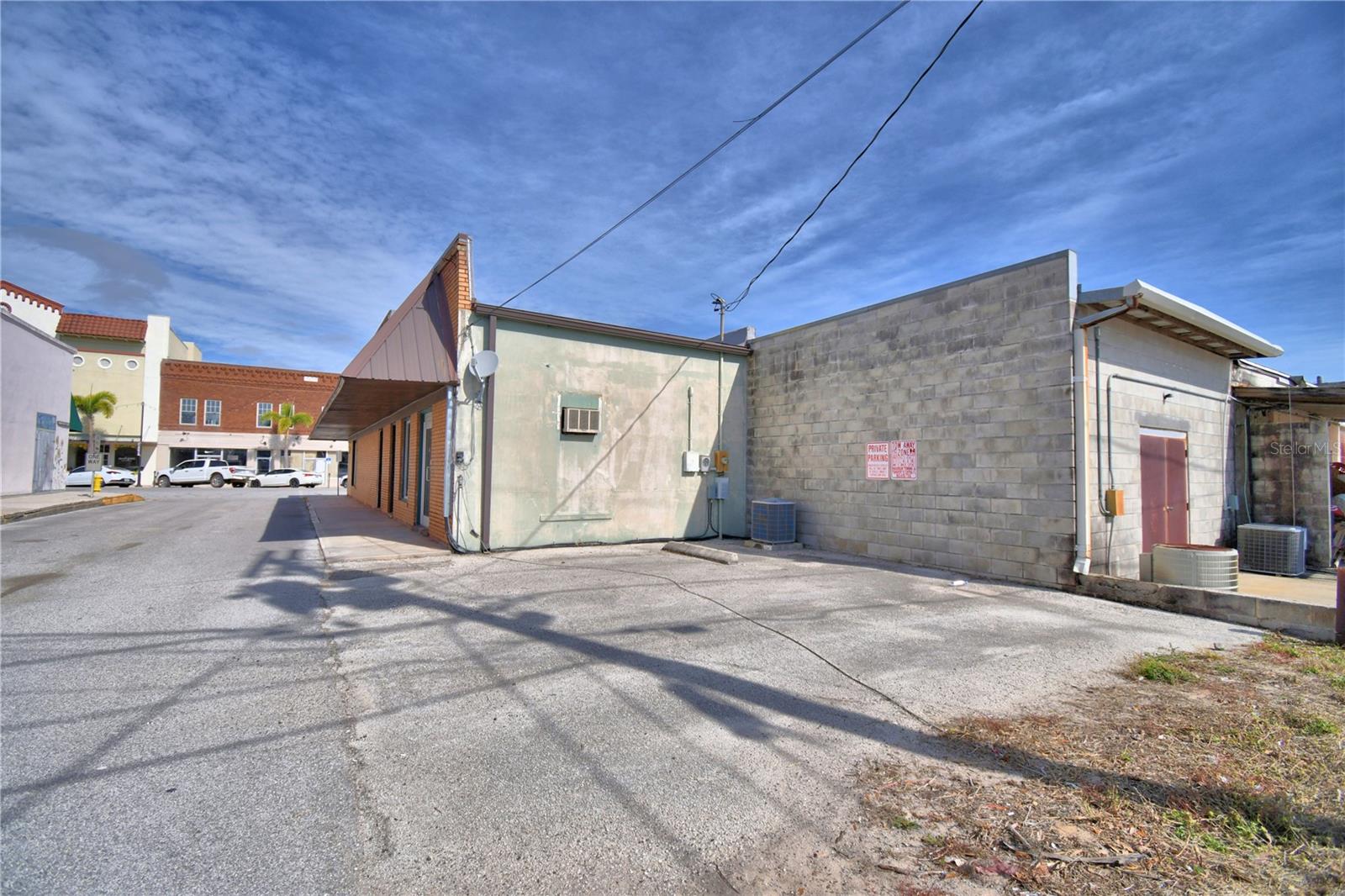 Image 36 of 45 For 22 Wall Street