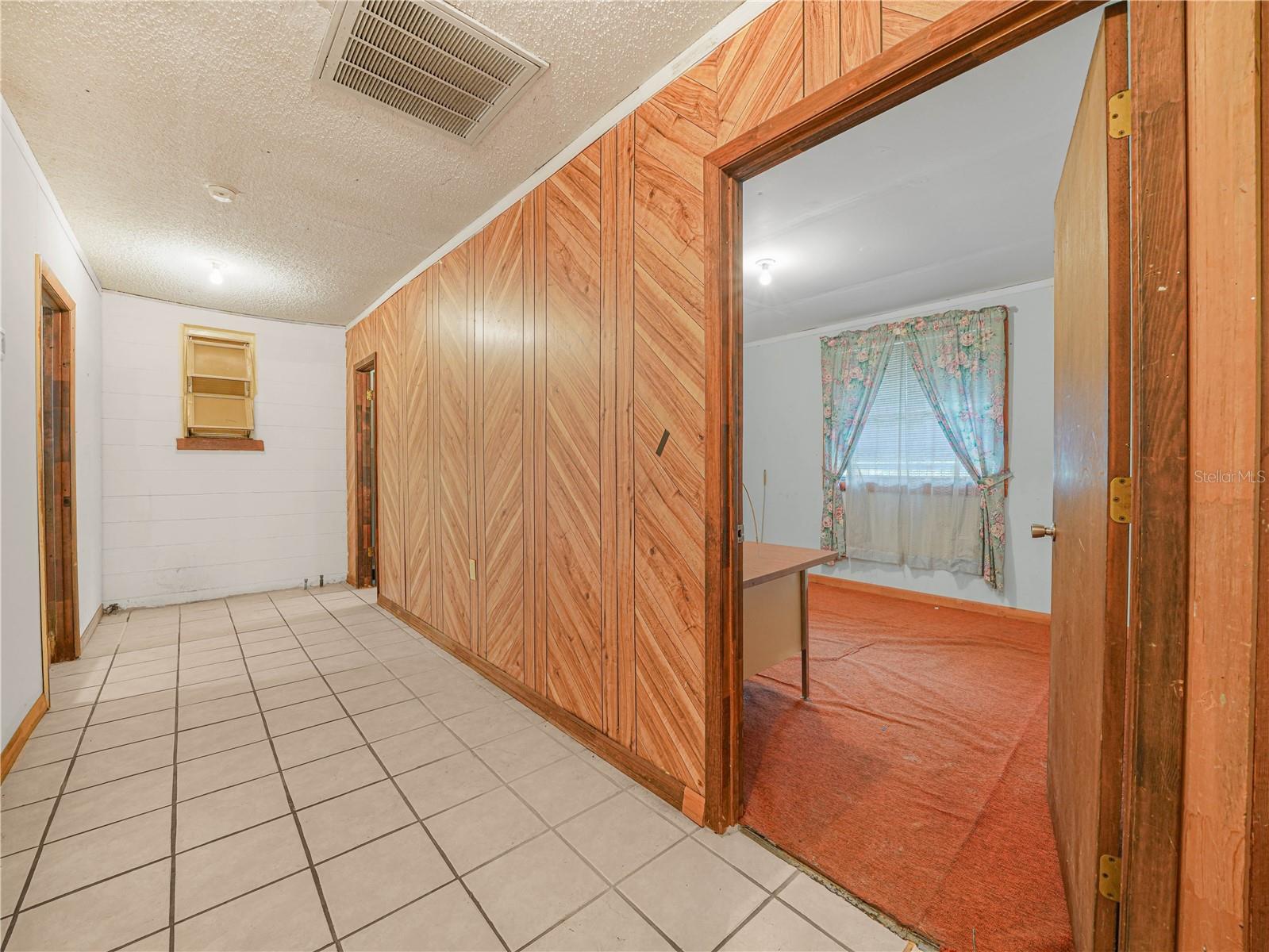 Image 11 of 45 For 715 Seminole Avenue