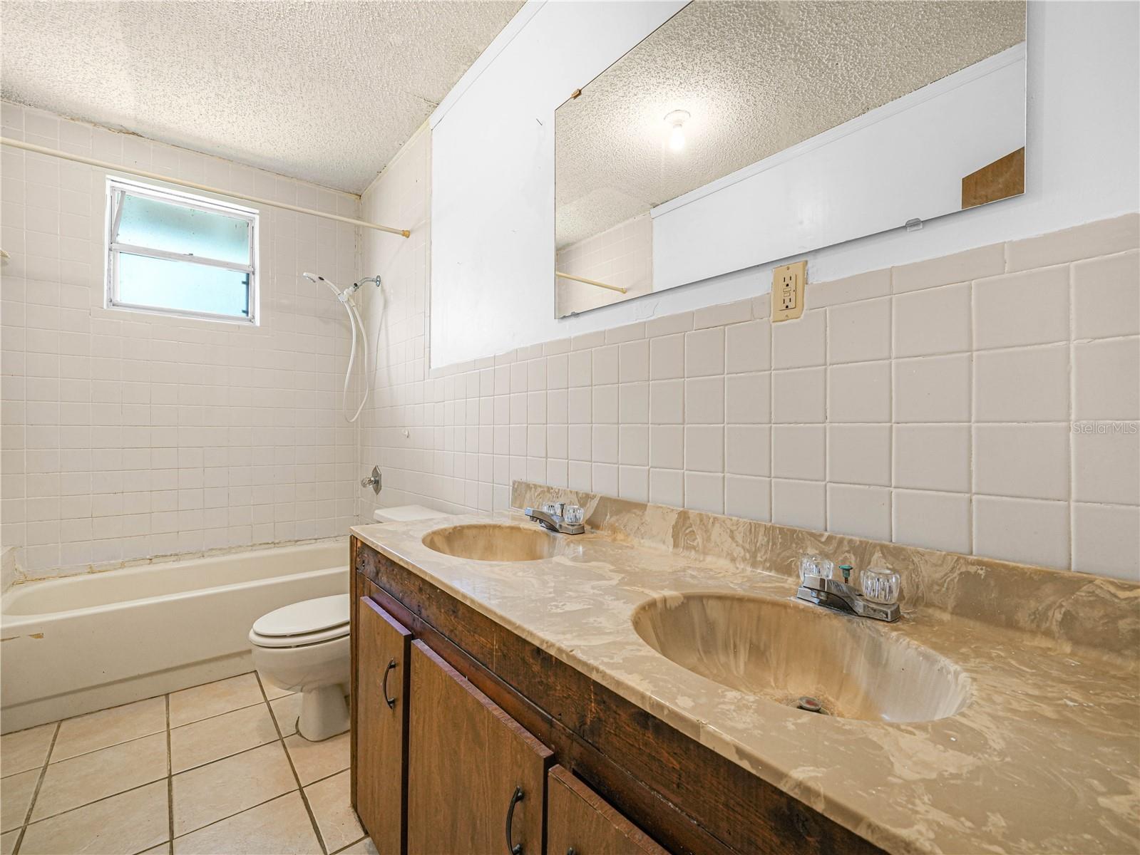 Image 12 of 45 For 715 Seminole Avenue